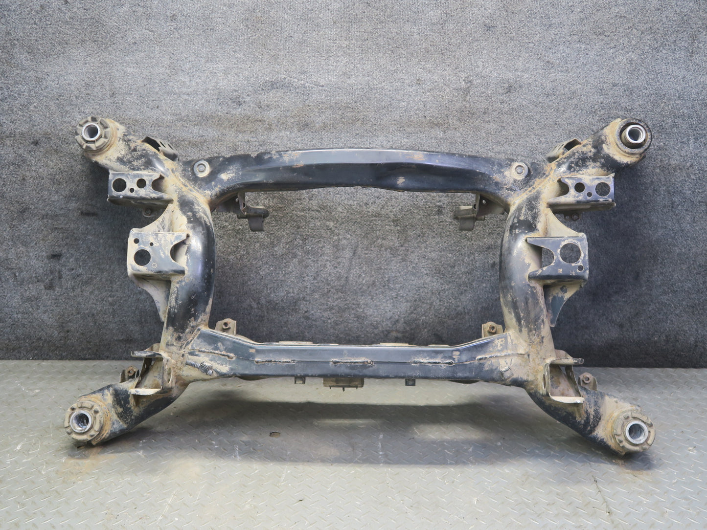 01-06 Lexus UCF30L LS430 Rear Suspension Subframe Crossmember Carrier 137K OEM