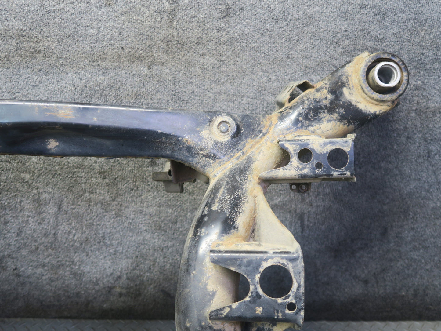01-06 Lexus UCF30L LS430 Rear Suspension Subframe Crossmember Carrier 137K OEM