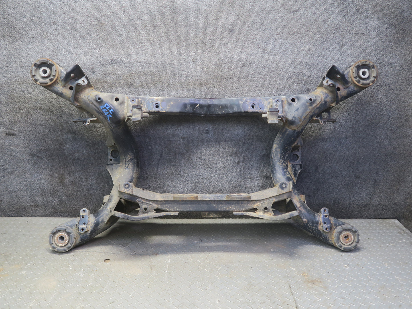 01-06 Lexus UCF30L LS430 Rear Suspension Subframe Crossmember Carrier 137K OEM