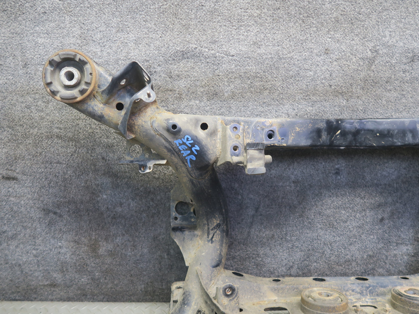 01-06 Lexus UCF30L LS430 Rear Suspension Subframe Crossmember Carrier 137K OEM