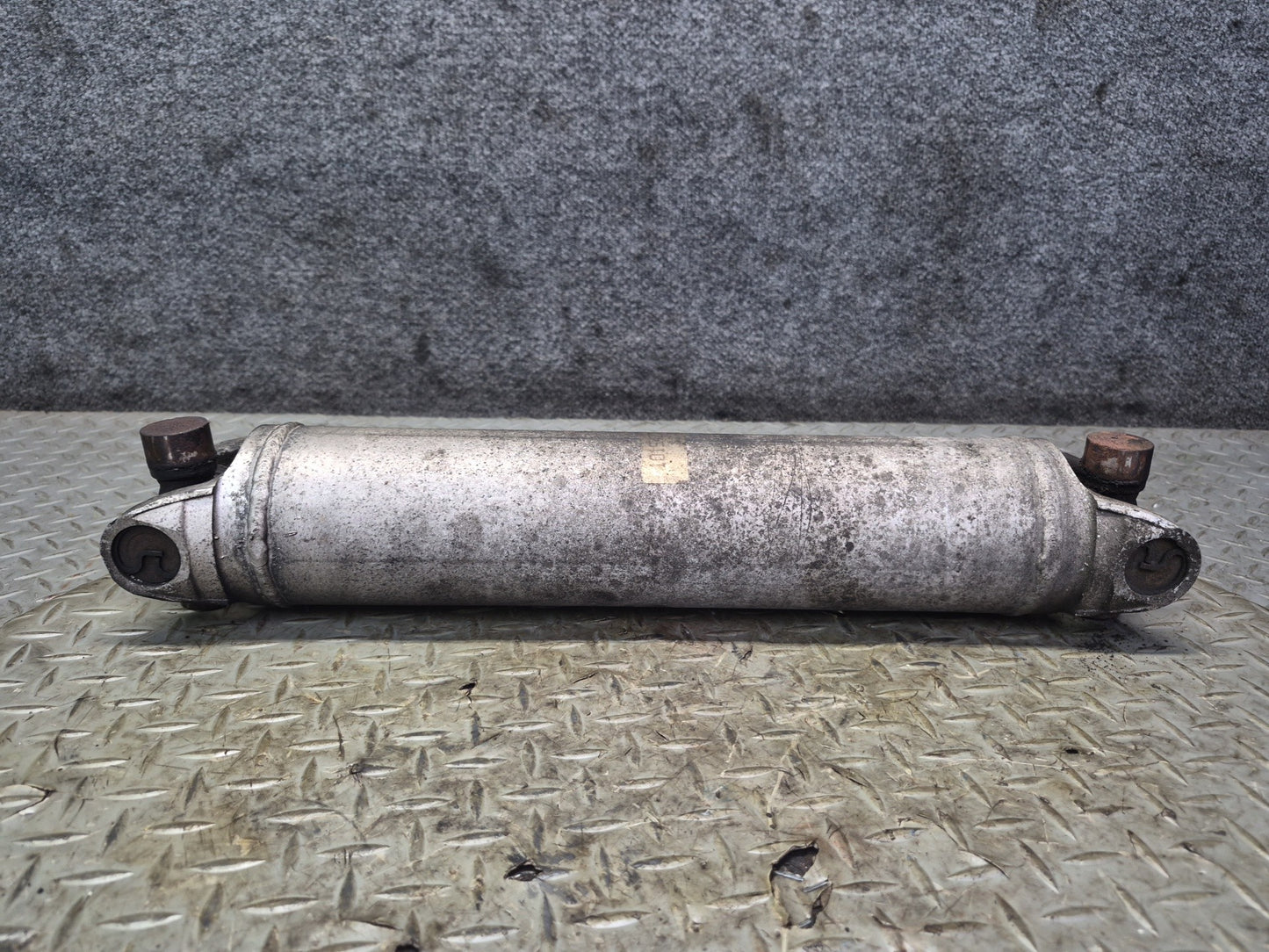 1992 Chevrolet Corvette C4 A/T Rear Left or Right Half Axle Shaft 10154277 OEM