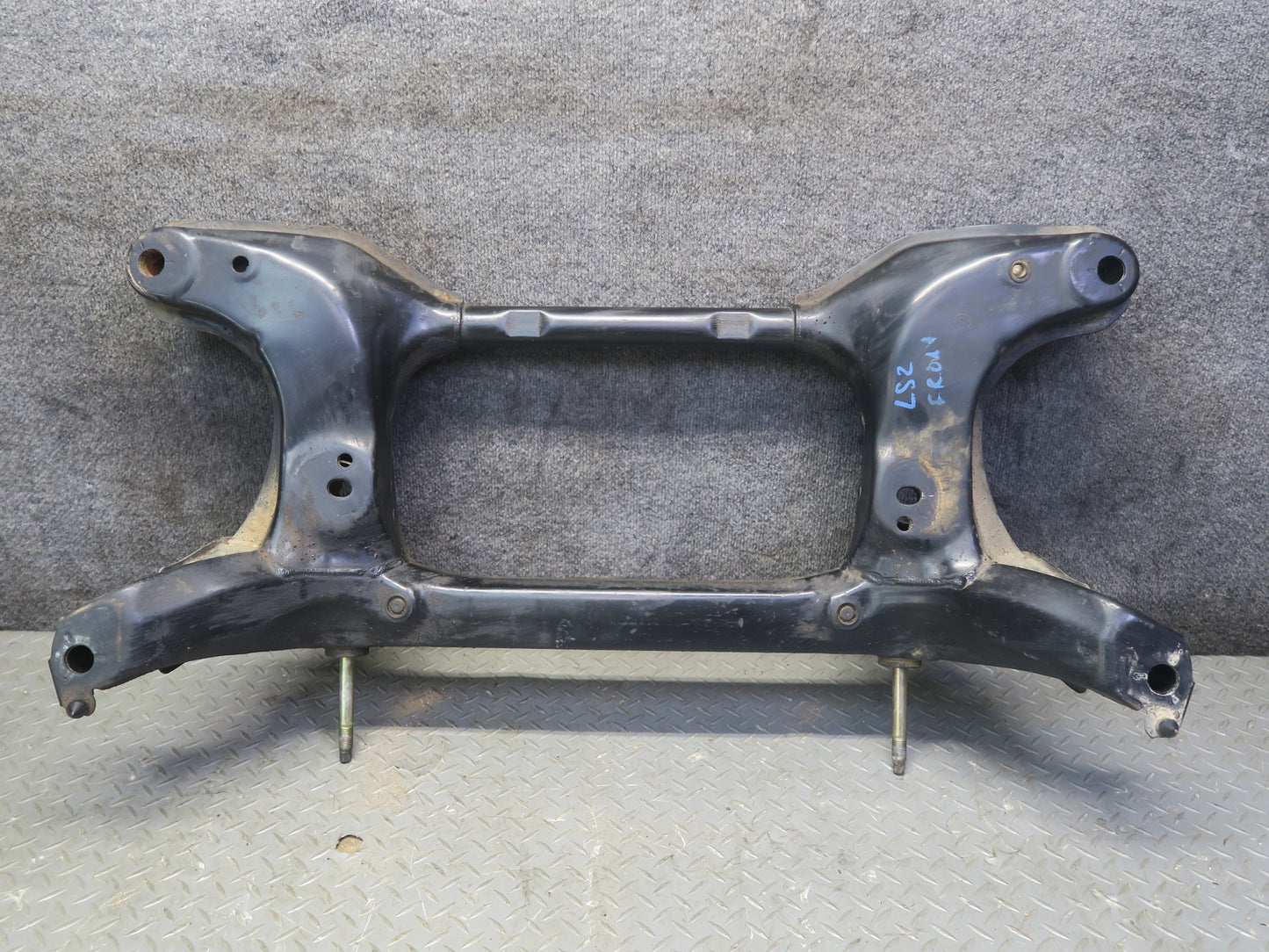01-03 Lexus UCF30L LS430 Front Suspension Subframe Crossmember Cradle OEM