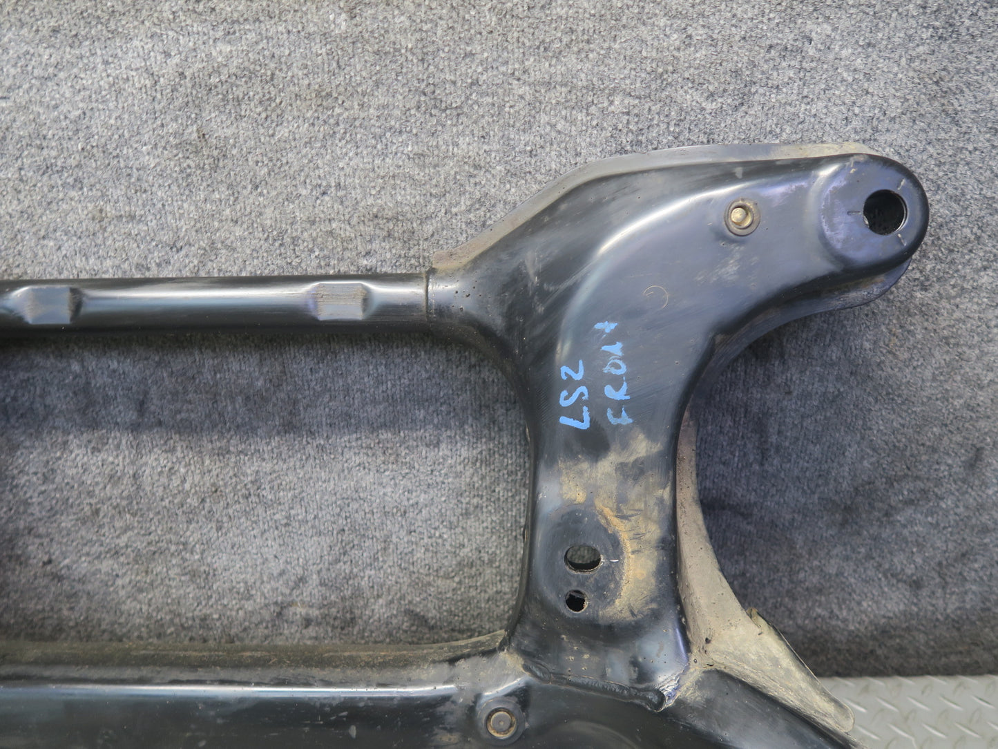 01-03 Lexus UCF30L LS430 Front Suspension Subframe Crossmember Cradle OEM