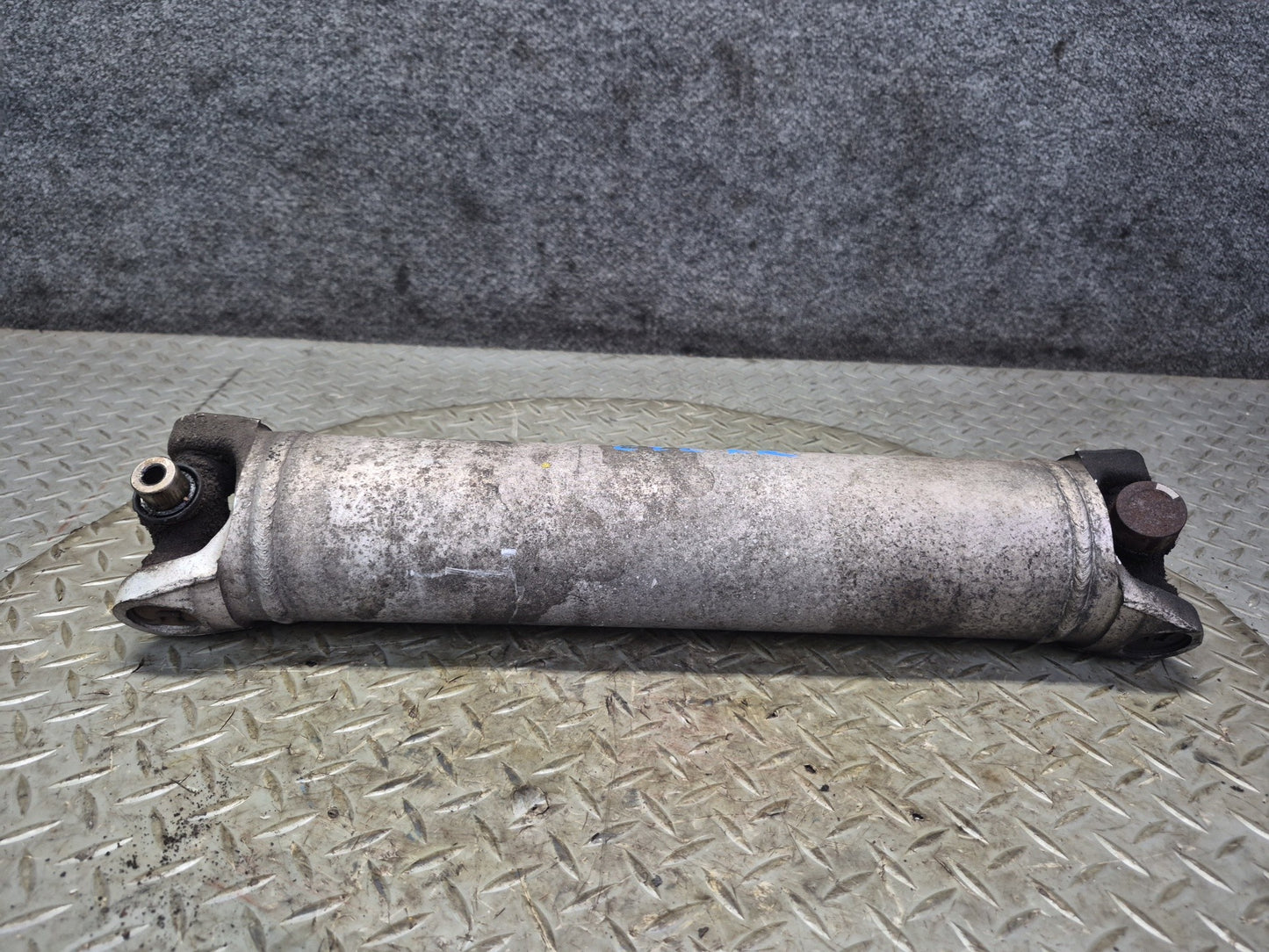 1992 Chevrolet Corvette C4 A/T Rear Left or Right Half Axle Shaft 10154277 OEM