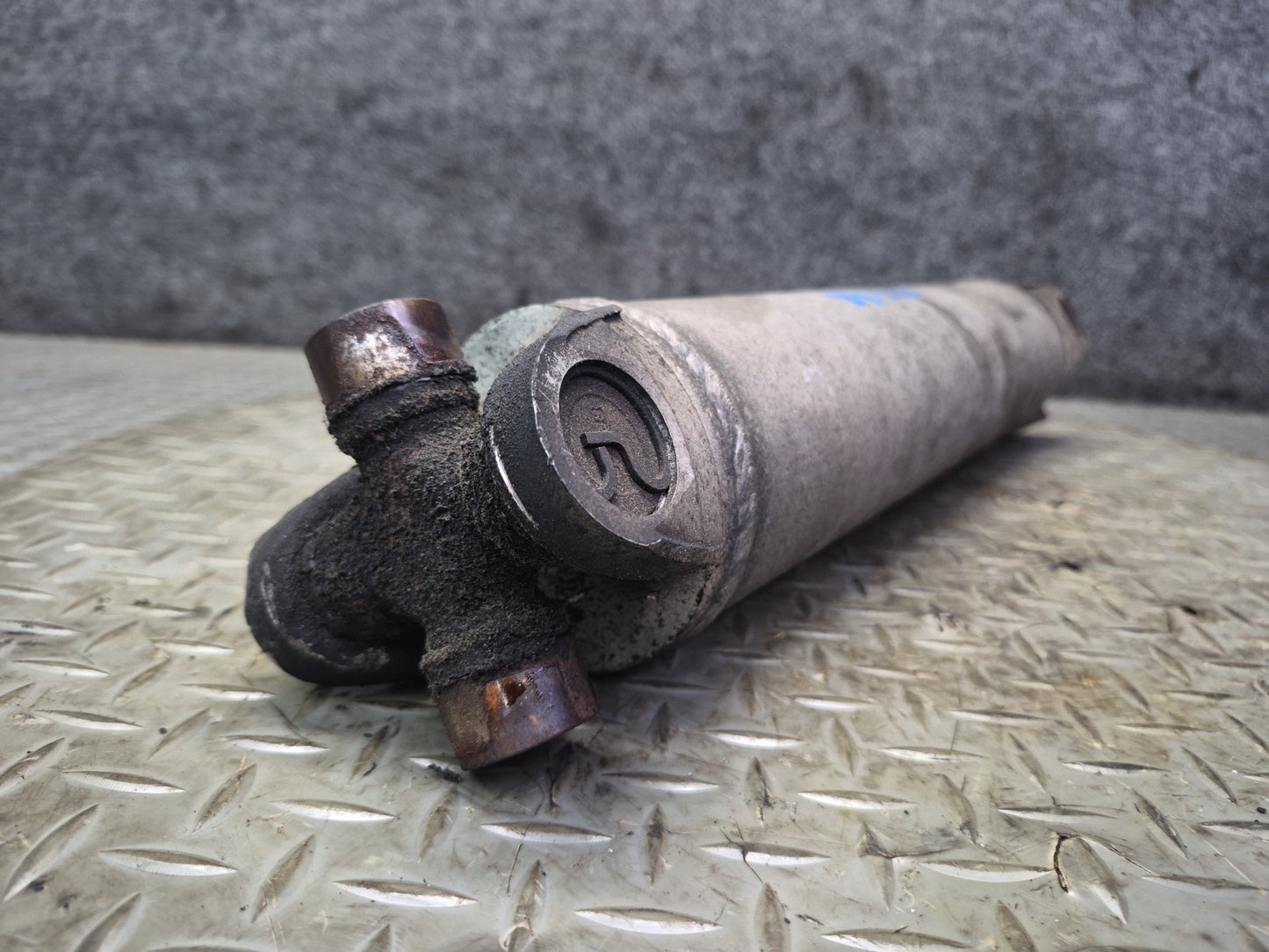 1992 Chevrolet Corvette C4 A/T Rear Left or Right Half Axle Shaft 10154277 OEM