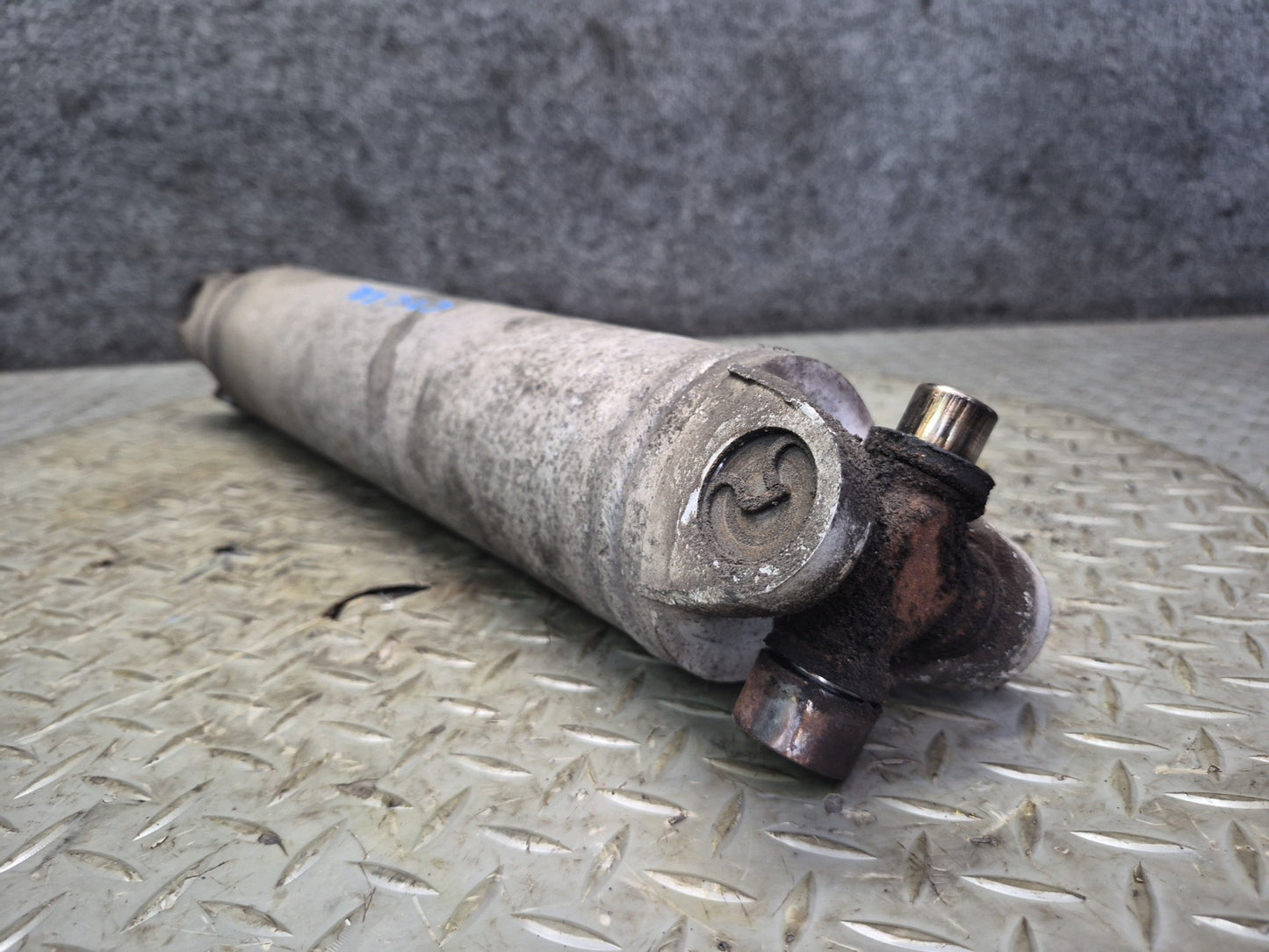 1992 Chevrolet Corvette C4 A/T Rear Left or Right Half Axle Shaft 10154277 OEM