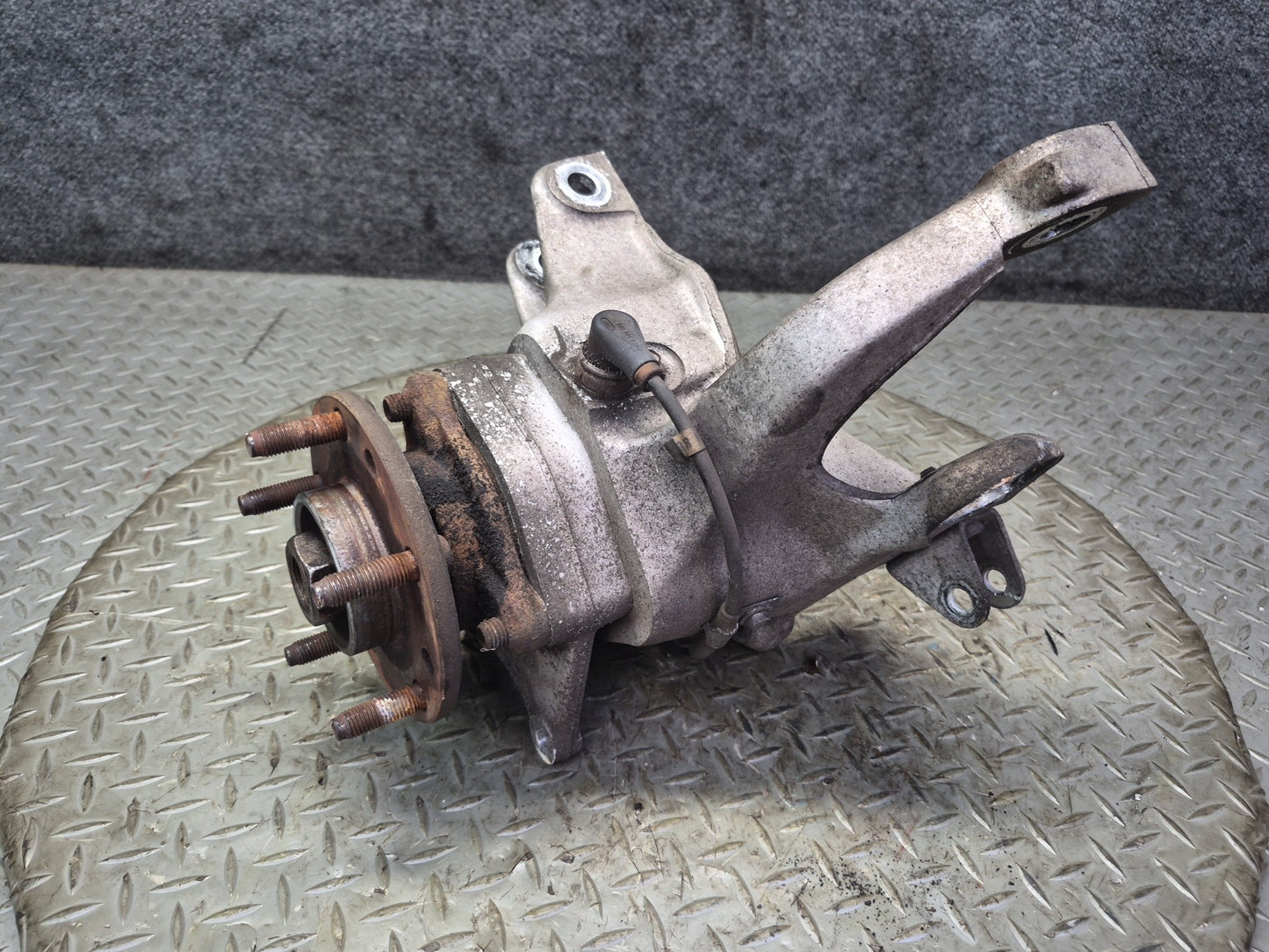 91-96 Chevrolet Corvette C4 Rear Right Spindle Knuckle Wheel Hub Bearing OEM