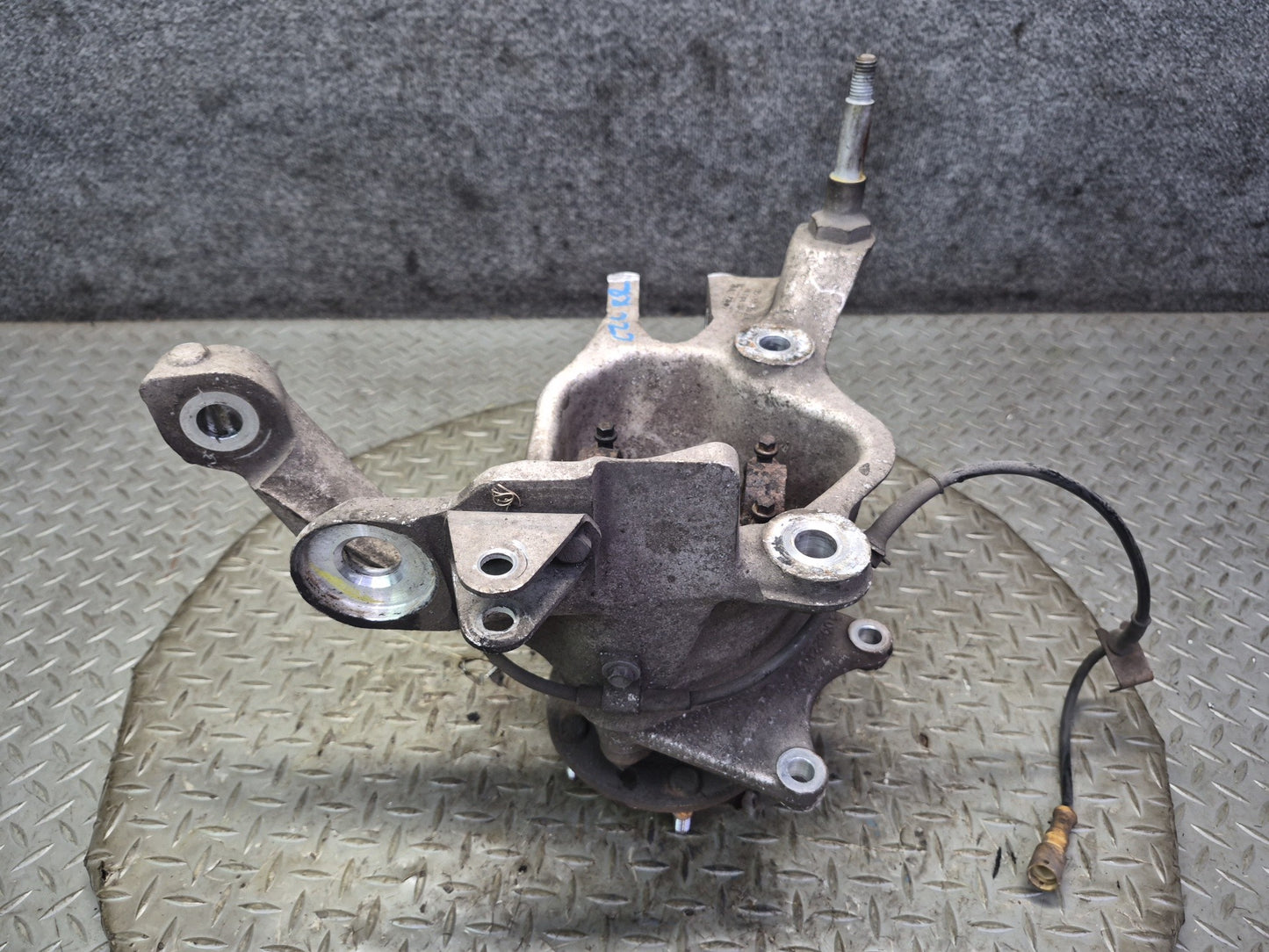 91-96 Chevrolet Corvette C4 Rear Right Spindle Knuckle Wheel Hub Bearing OEM