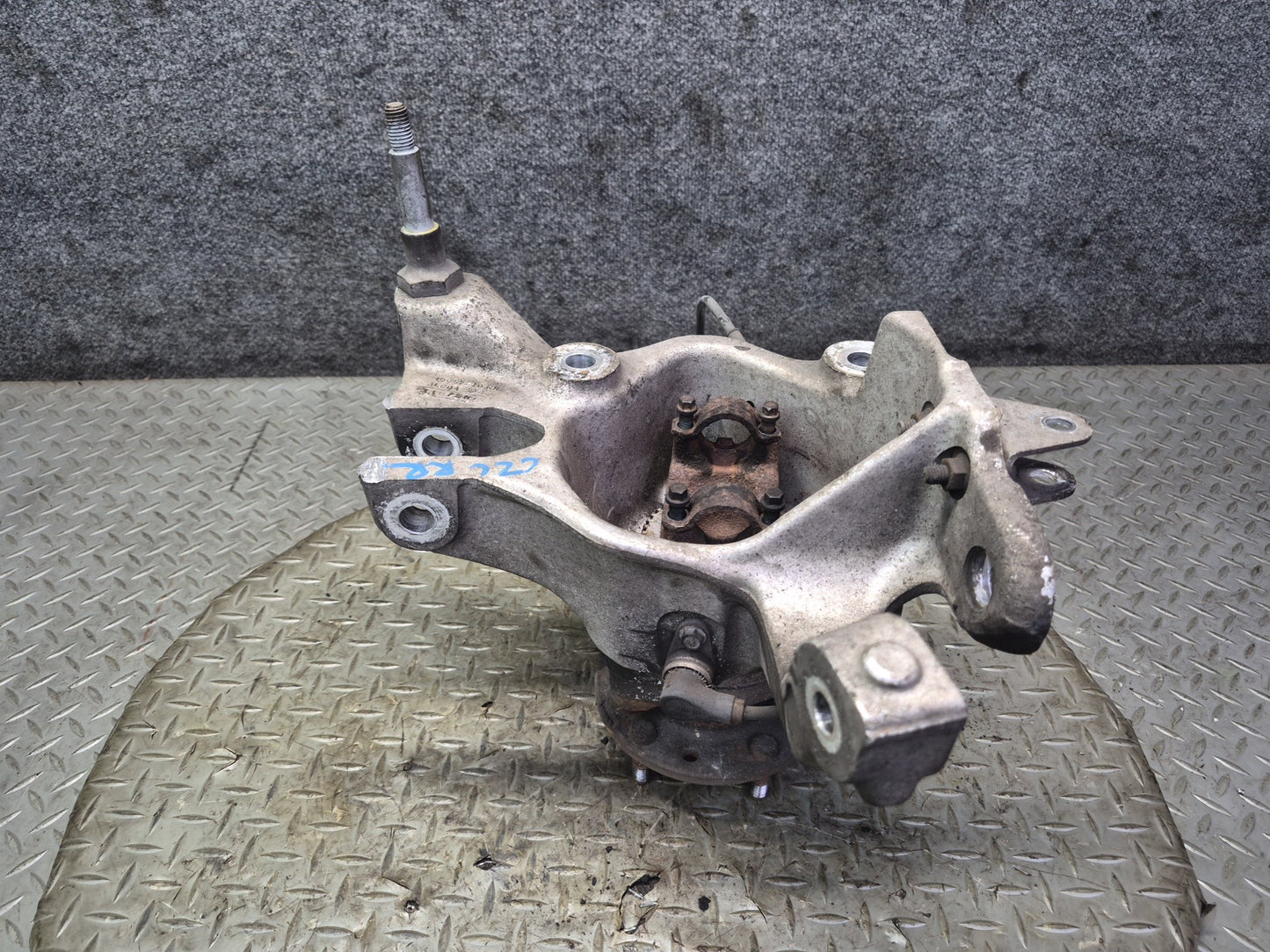 91-96 Chevrolet Corvette C4 Rear Right Spindle Knuckle Wheel Hub Bearing OEM