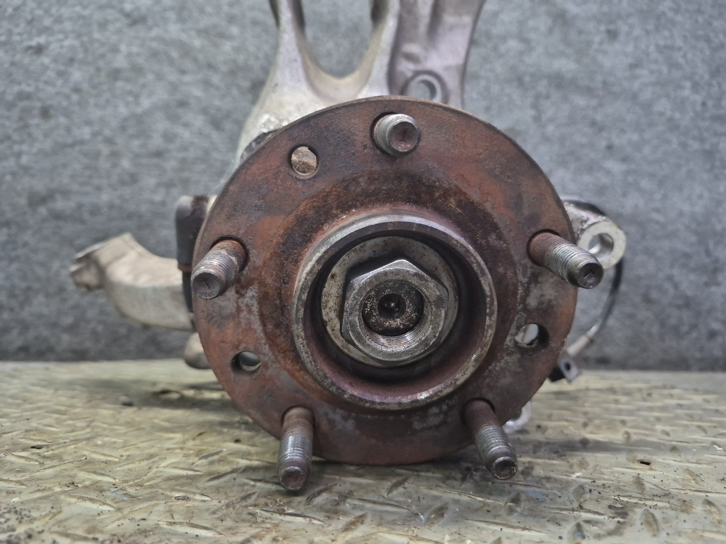 91-96 Chevrolet Corvette C4 Rear Left Spindle Knuckle Wheel Hub Bearing OEM