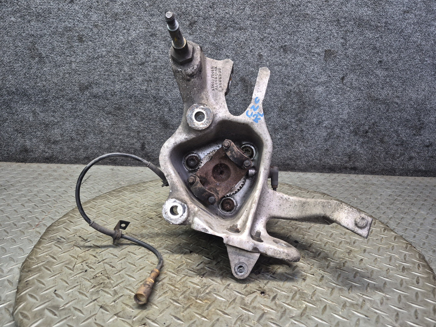 91-96 Chevrolet Corvette C4 Rear Left Spindle Knuckle Wheel Hub Bearing OEM
