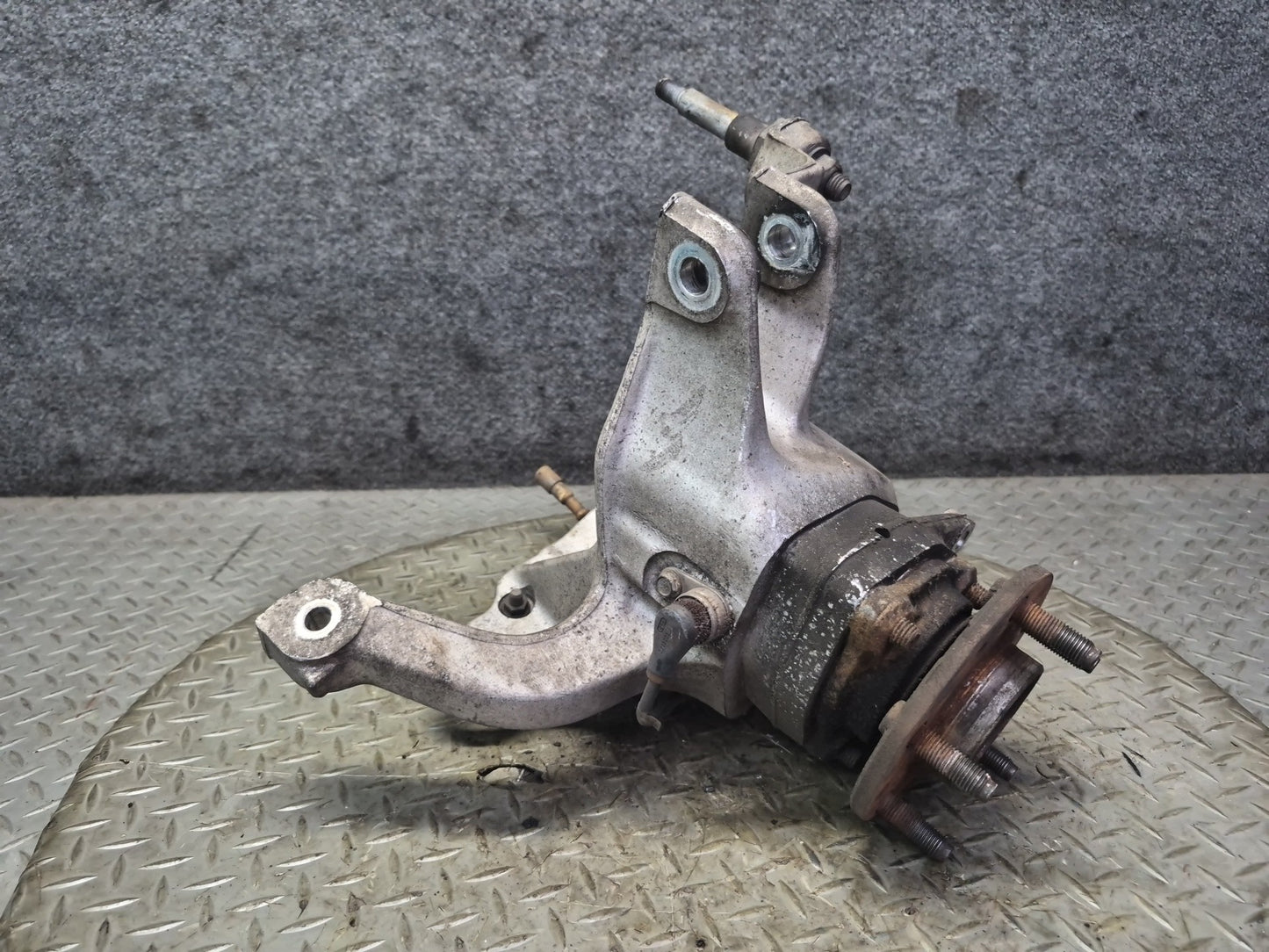 91-96 Chevrolet Corvette C4 Rear Left Spindle Knuckle Wheel Hub Bearing OEM