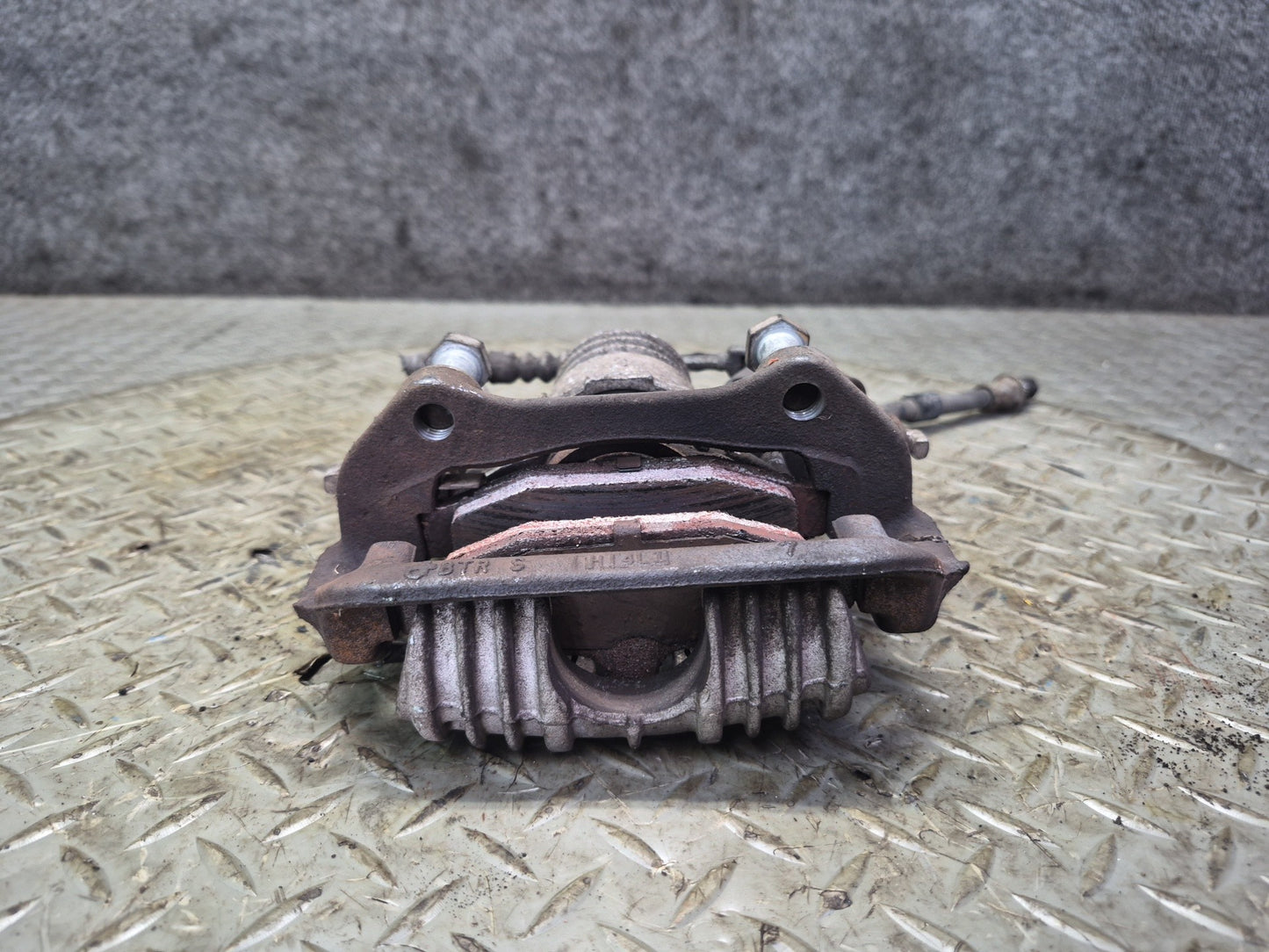 89-96 Chevrolet Corvette C4 Set of 2 Rear Left & Right Brake Caliper 81K OEM
