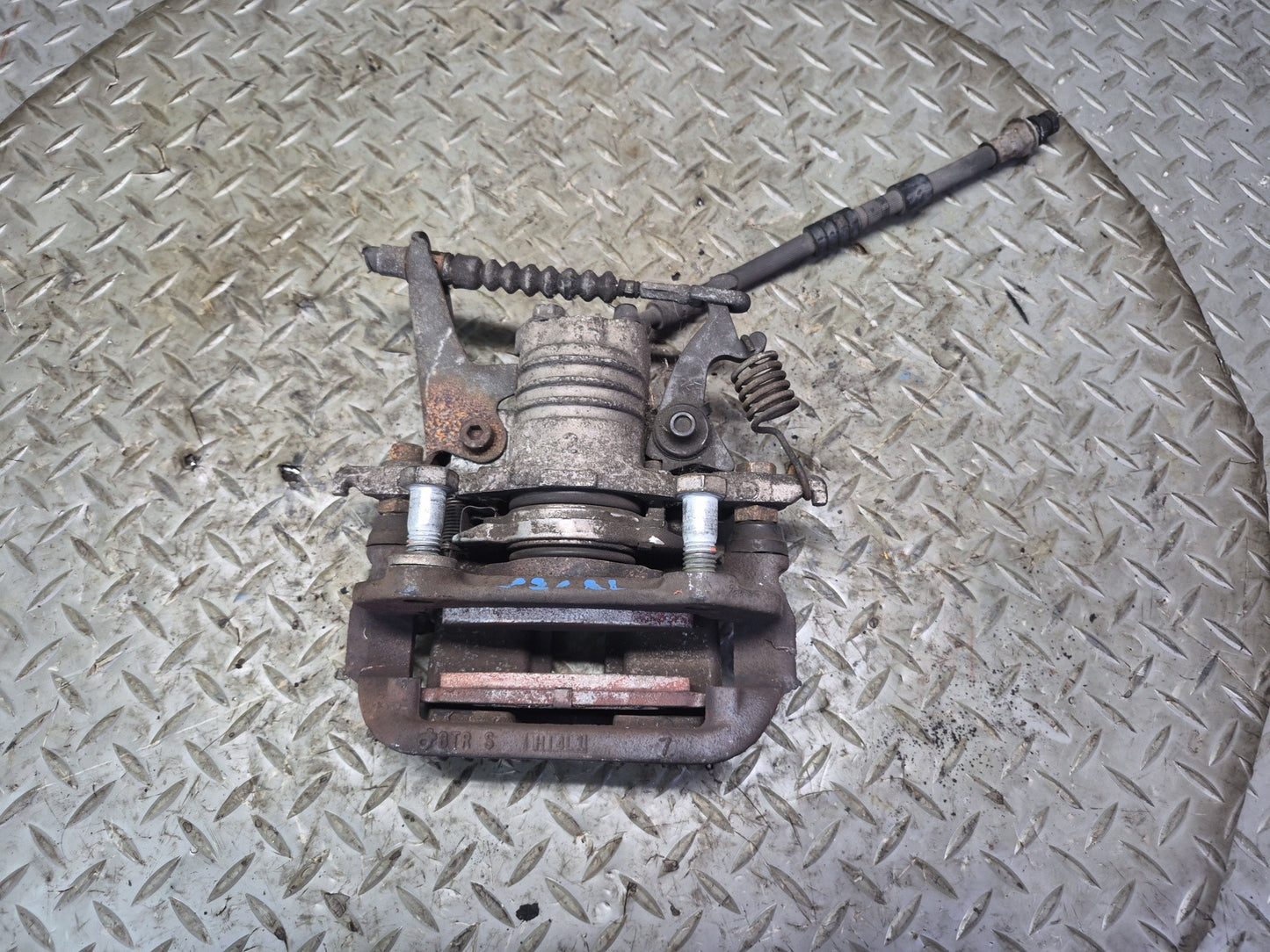 89-96 Chevrolet Corvette C4 Set of 2 Rear Left & Right Brake Caliper 81K OEM