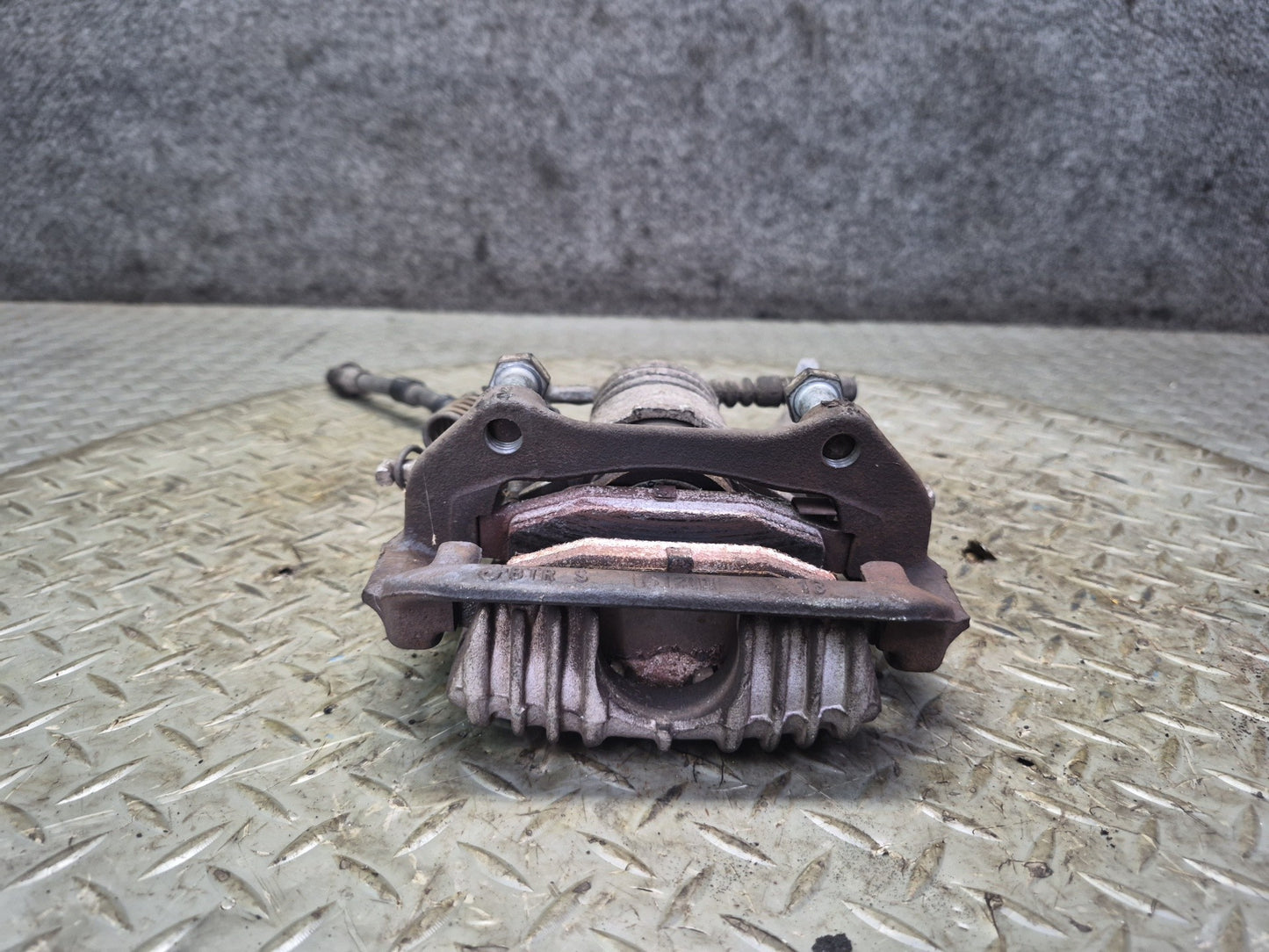 89-96 Chevrolet Corvette C4 Set of 2 Rear Left & Right Brake Caliper 81K OEM