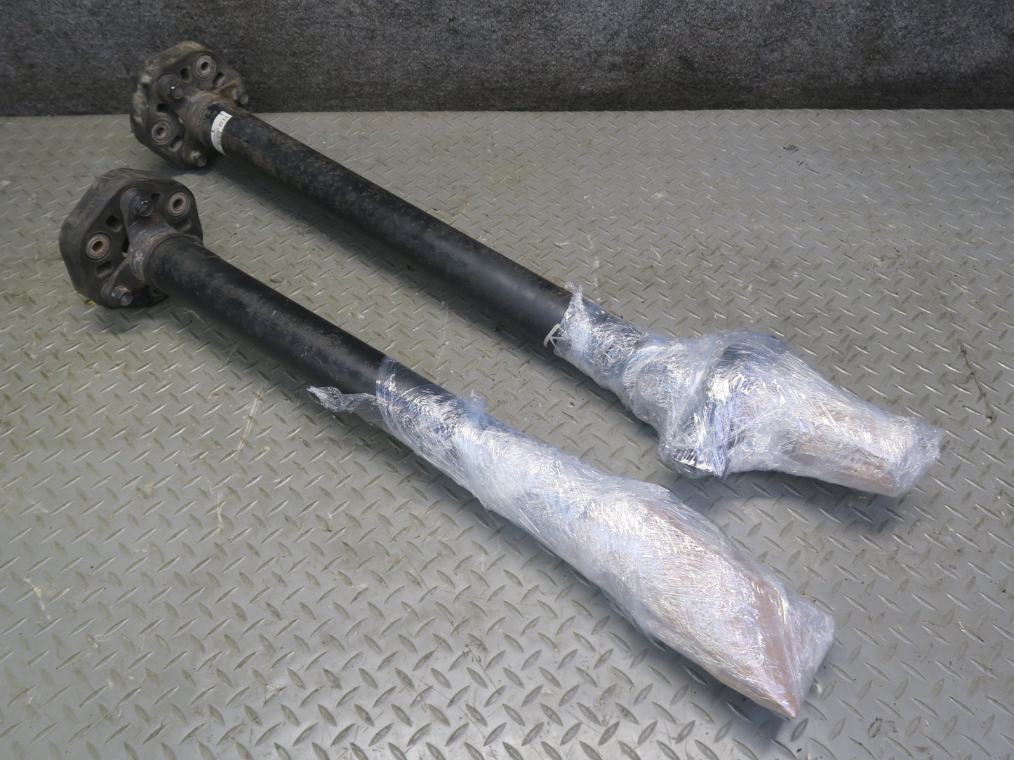 01-06 Lexus UCF30L LS430 RWD Rear Drive Shaft Driveshaft 137K Miles OEM