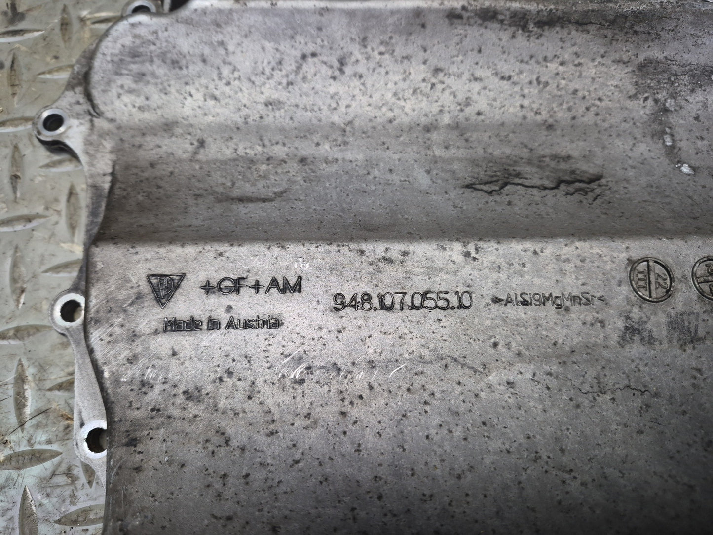 2011-2018 Porsche Cayenne 958 4.8L Engine Lower Oil Pan 94810705510 OEM