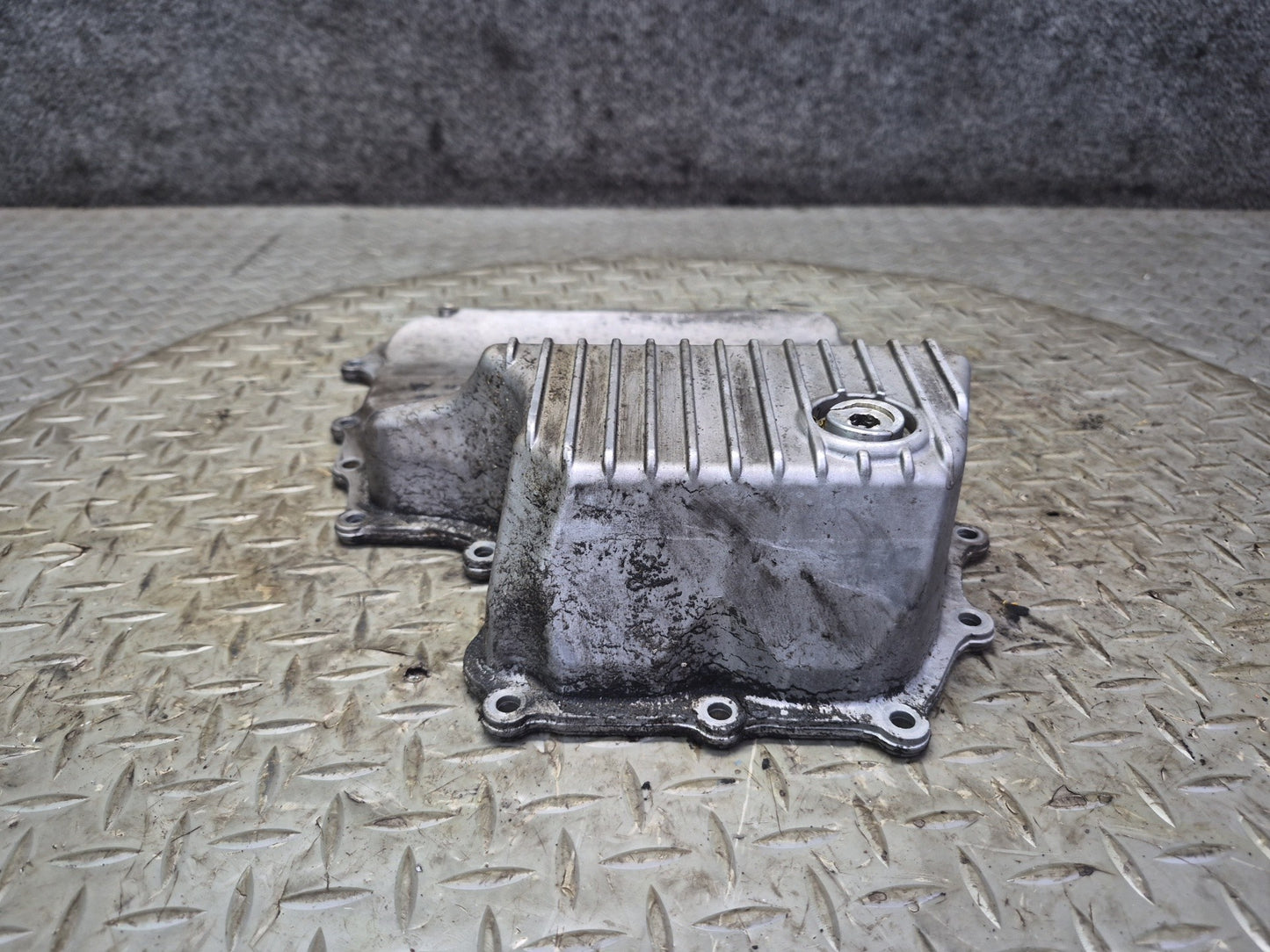 2011-2018 Porsche Cayenne 958 4.8L Engine Lower Oil Pan 94810705510 OEM