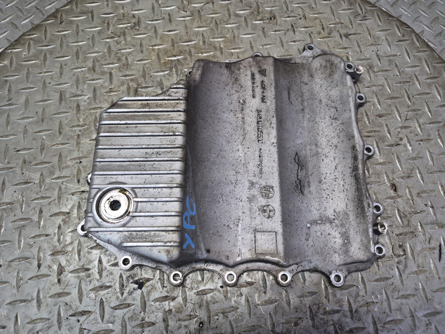 2011-2018 Porsche Cayenne 958 4.8L Engine Lower Oil Pan 94810705510 OEM