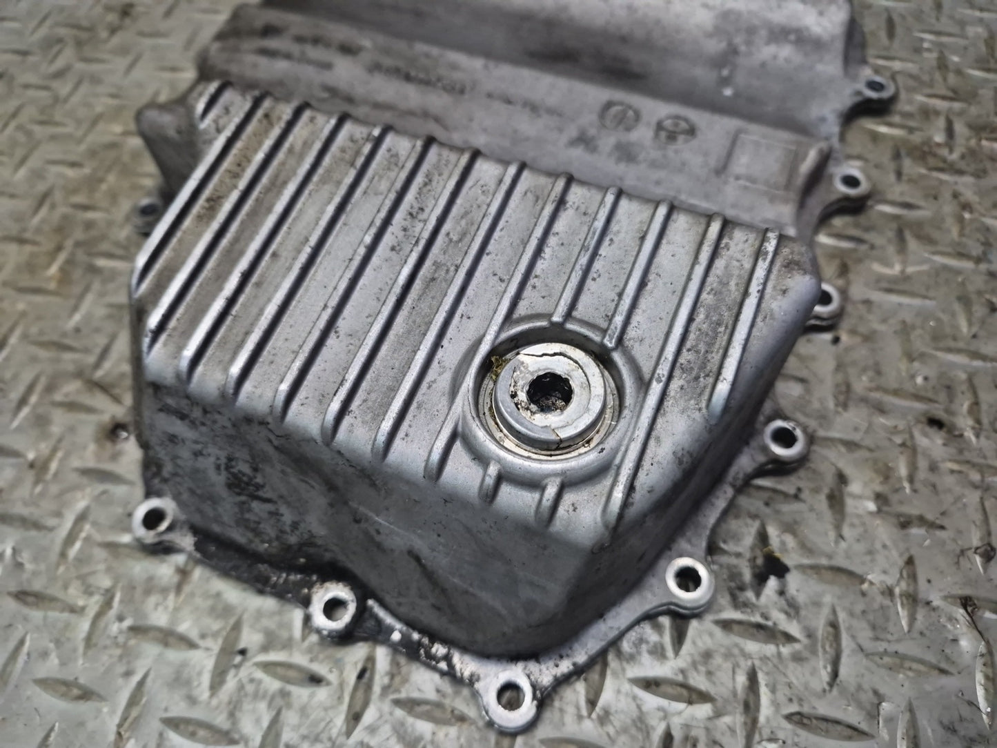 2011-2018 Porsche Cayenne 958 4.8L Engine Lower Oil Pan 94810705510 OEM