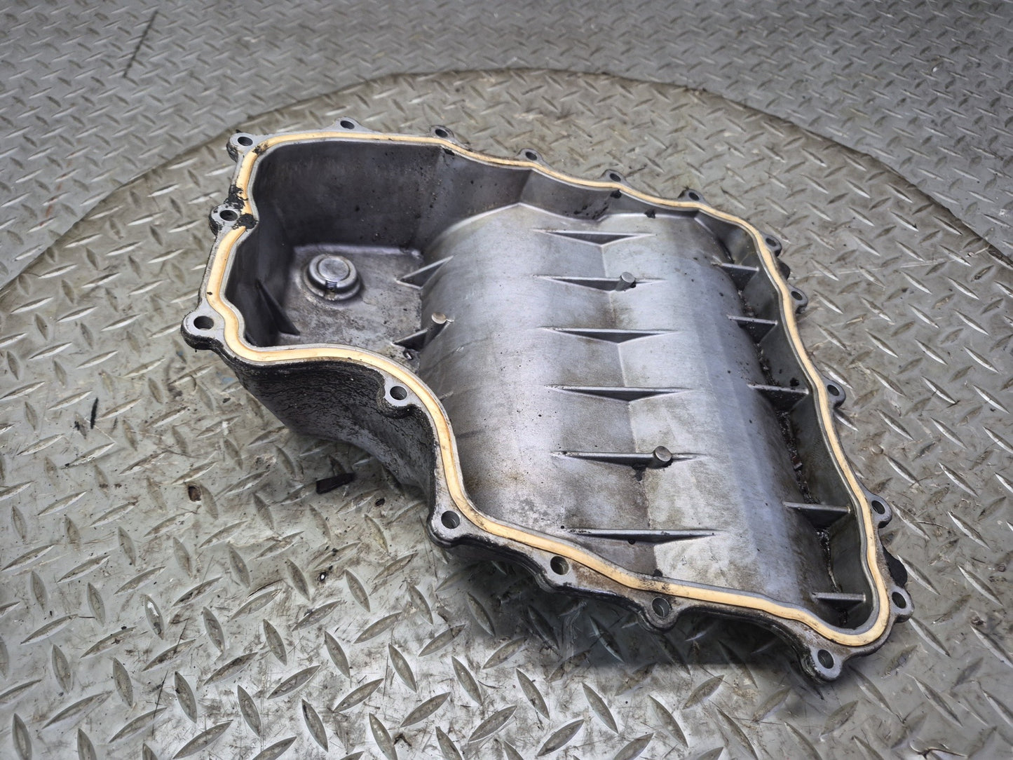 2011-2018 Porsche Cayenne 958 4.8L Engine Lower Oil Pan 94810705510 OEM