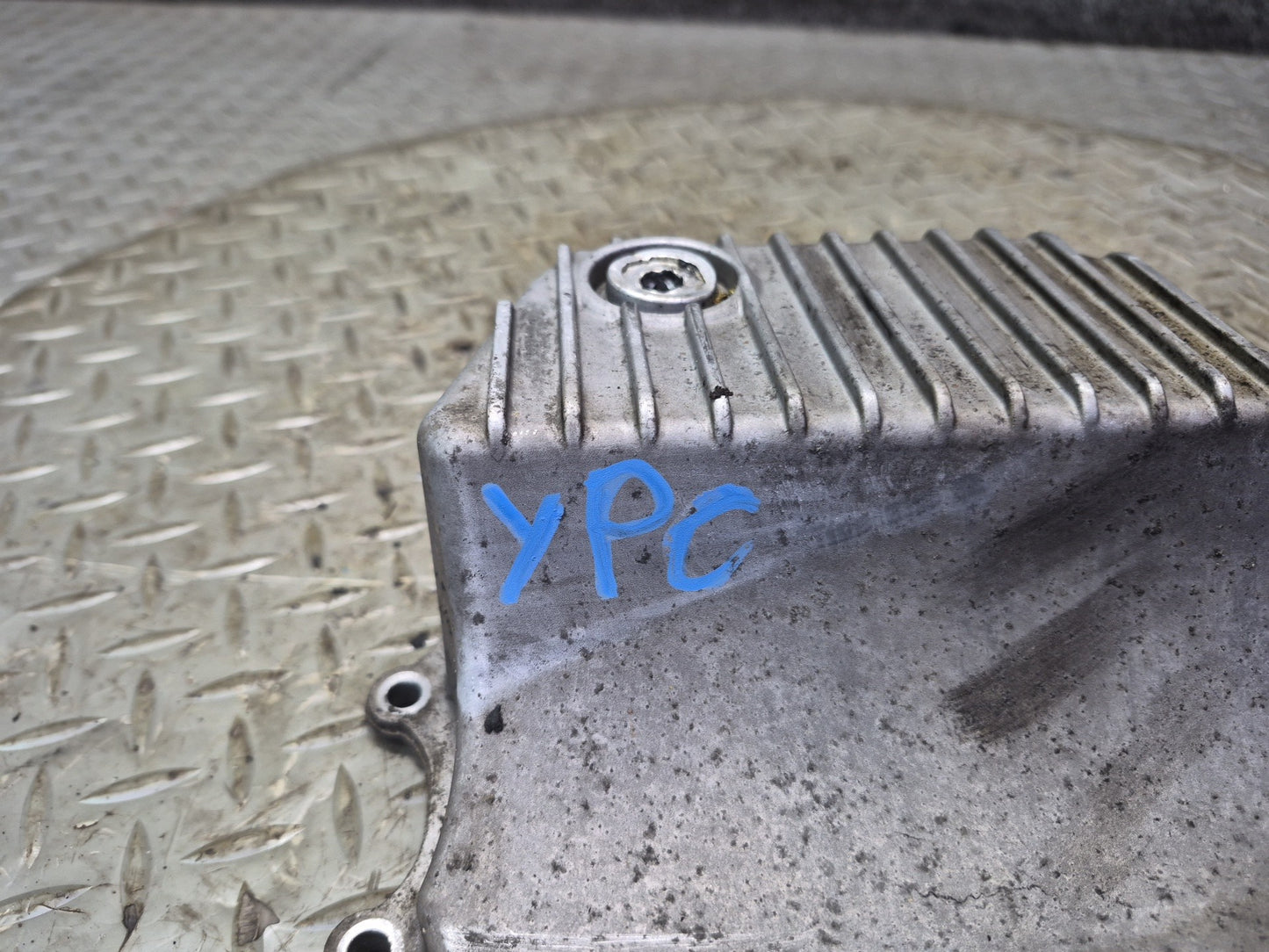 2011-2018 Porsche Cayenne 958 4.8L Engine Lower Oil Pan 94810705510 OEM
