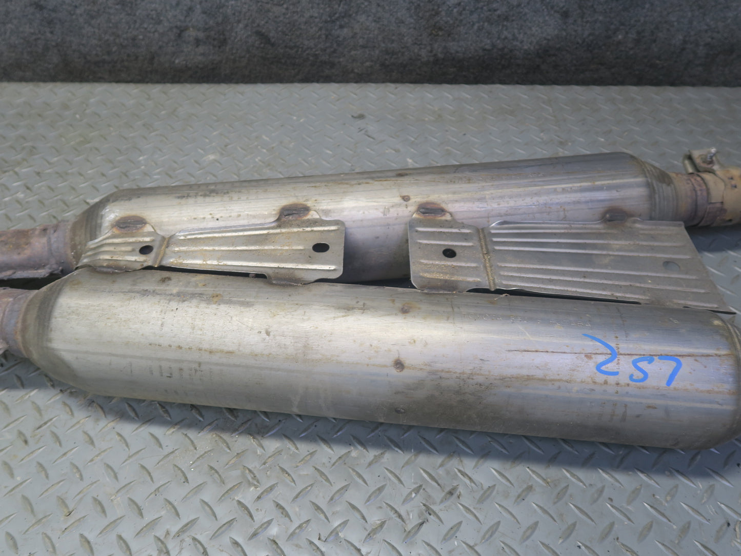 01-06 Lexus LS430 UCF30L Center Exhaust Pipe OEM
