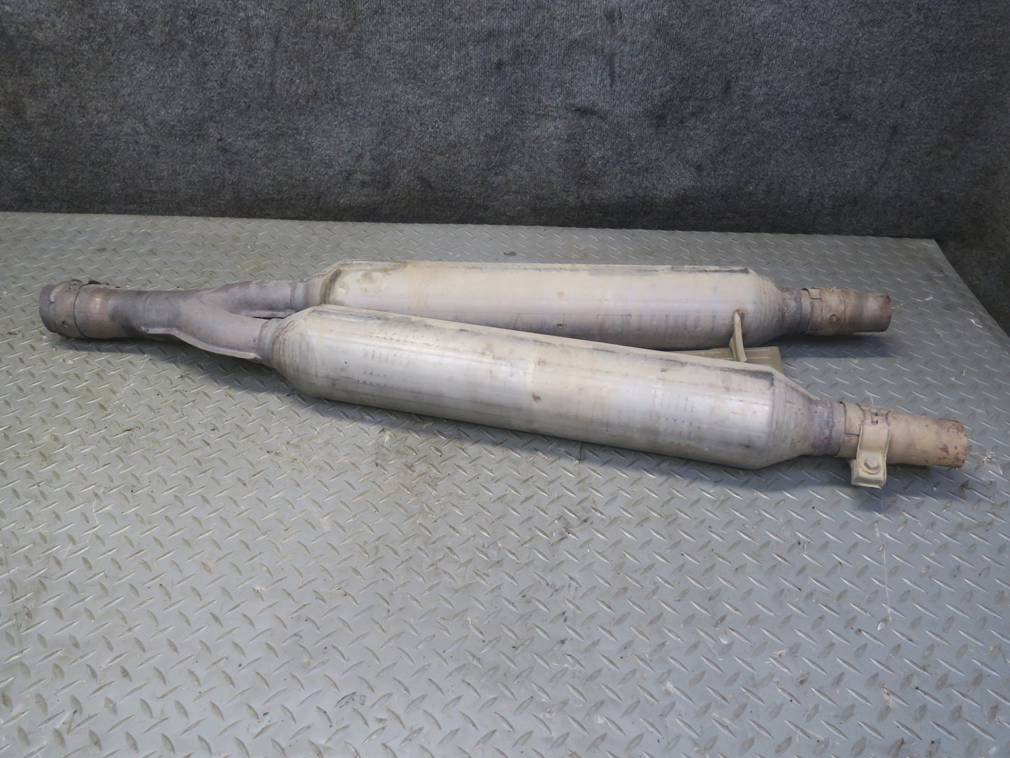 01-06 Lexus LS430 UCF30L Center Exhaust Pipe OEM