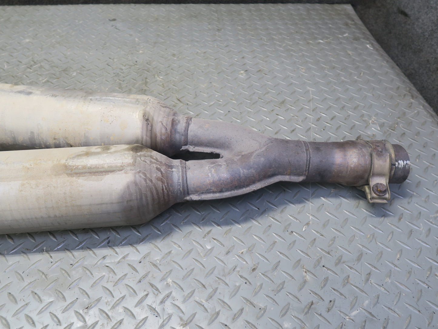 01-06 Lexus LS430 UCF30L Center Exhaust Pipe OEM