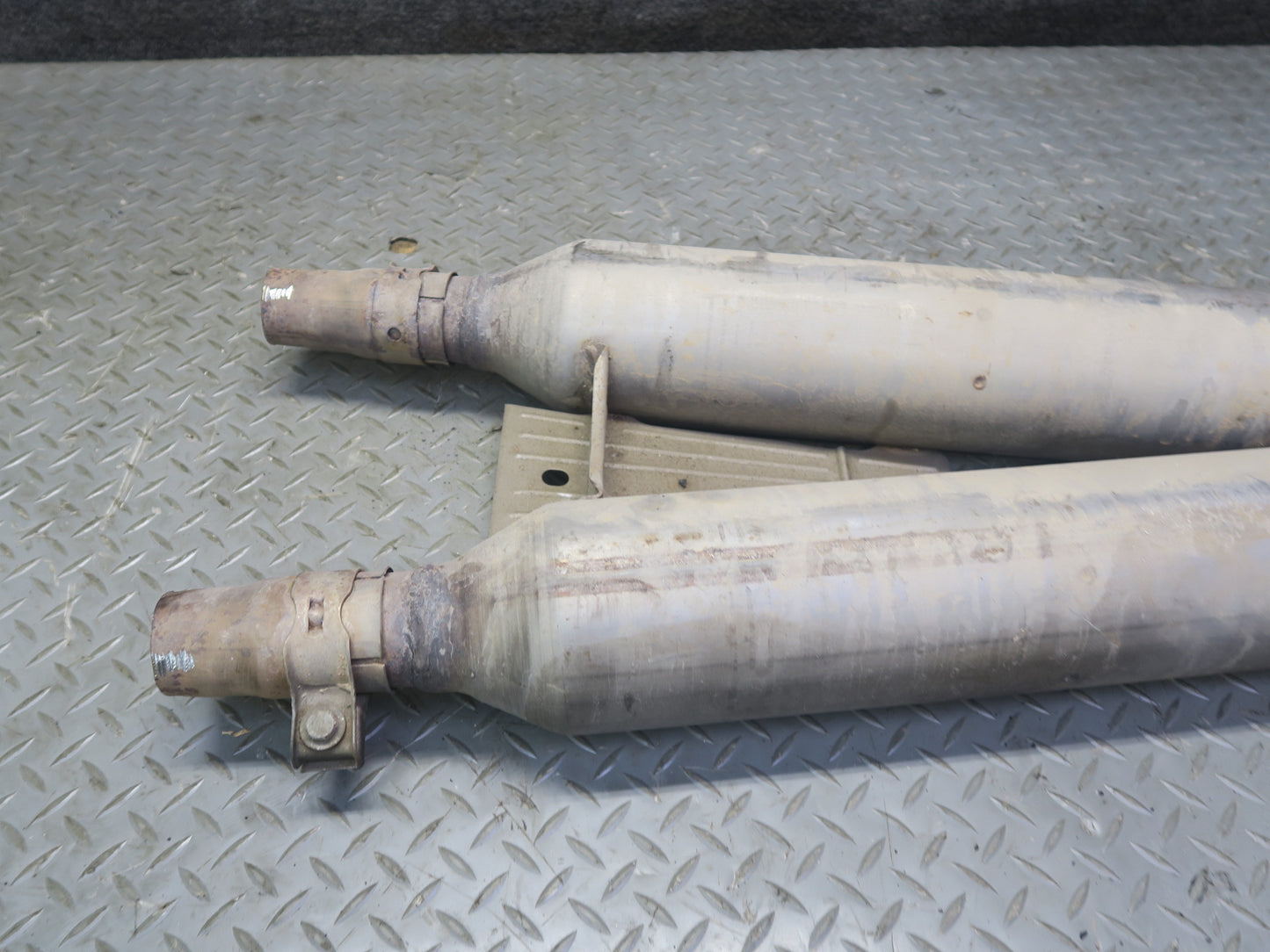 01-06 Lexus LS430 UCF30L Center Exhaust Pipe OEM
