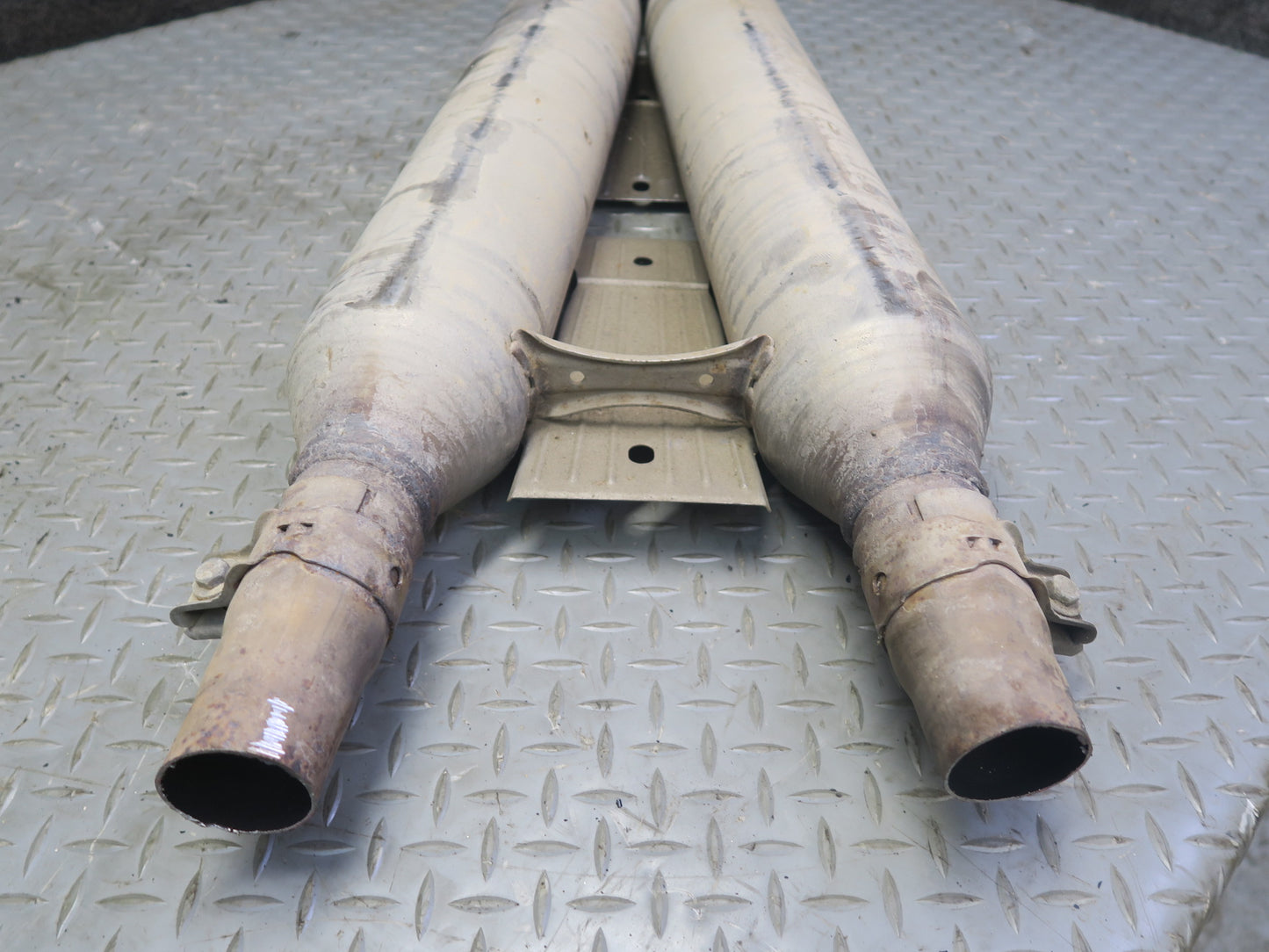 01-06 Lexus LS430 UCF30L Center Exhaust Pipe OEM