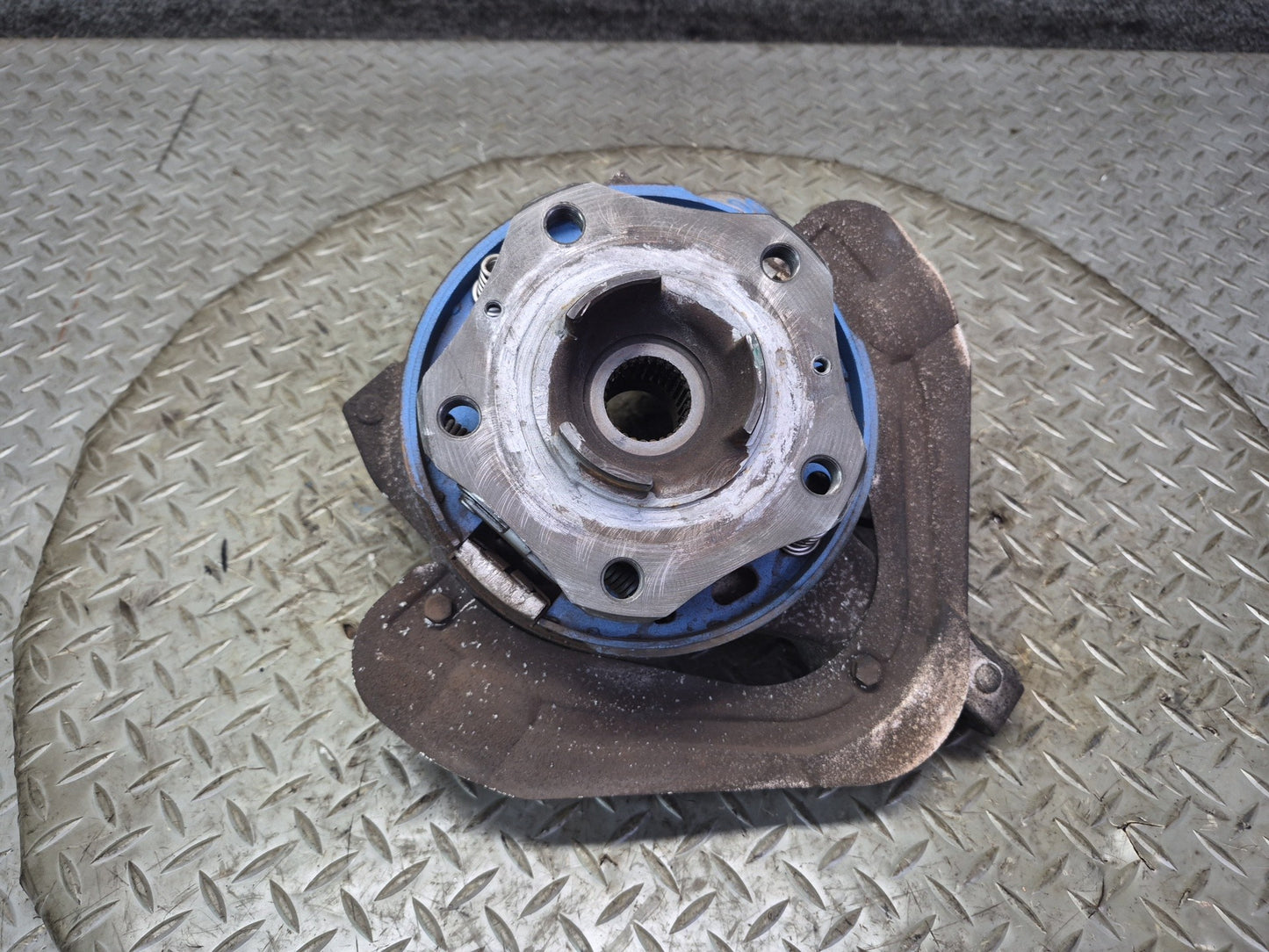 2005-2012 Porsche Boxster 987 RWD Rear Left Side Spindle Knuckle Wheel Hub