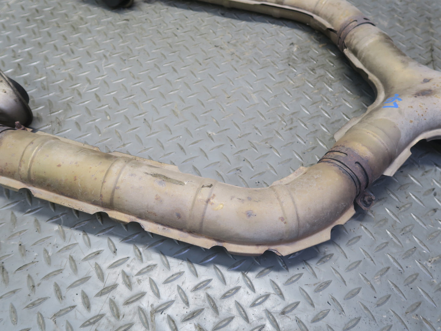 01-02 Lexus UCF30L LS430 Front Exhaust Y Pipe Line OEM