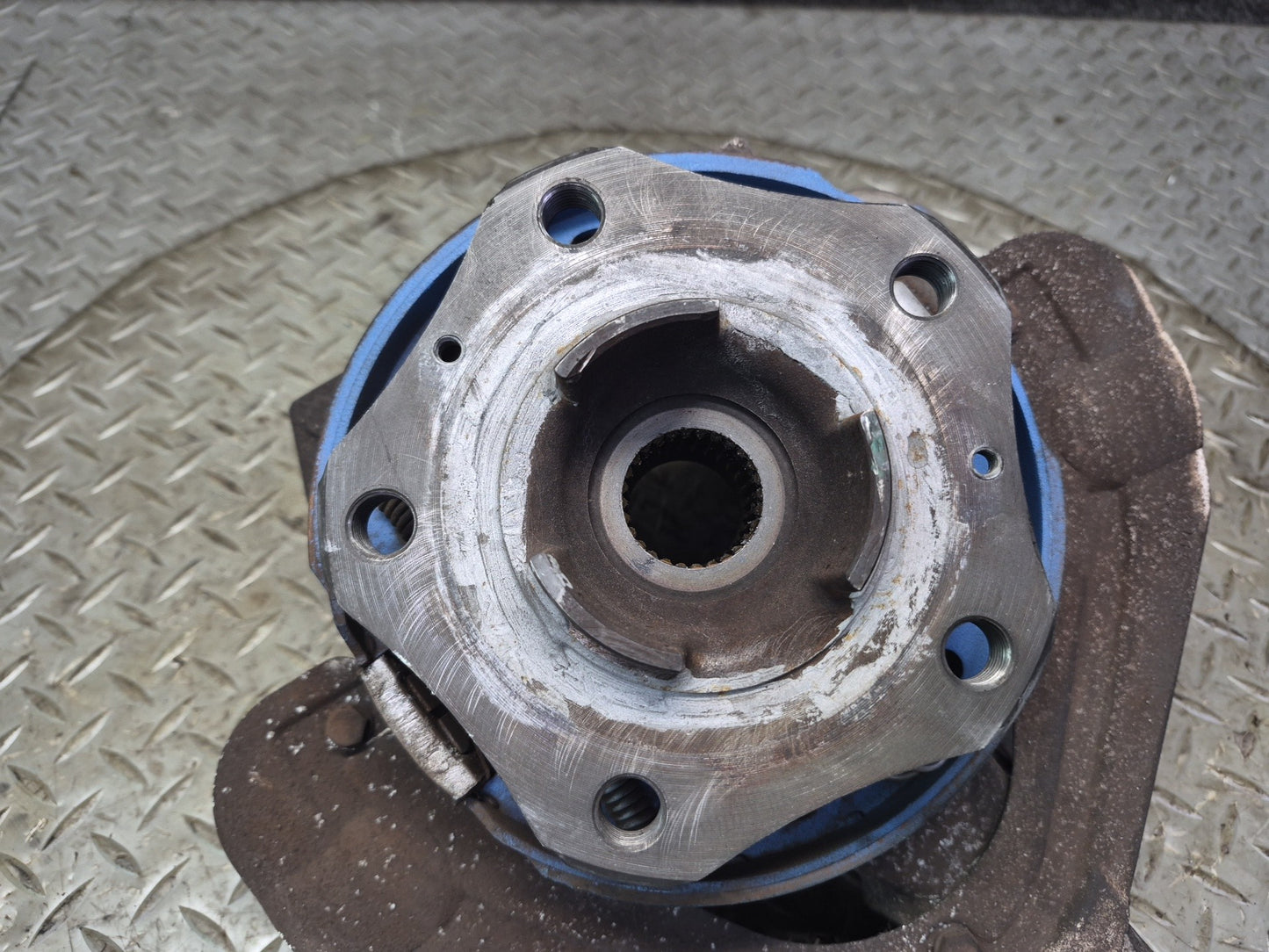 2005-2012 Porsche Boxster 987 RWD Rear Left Side Spindle Knuckle Wheel Hub
