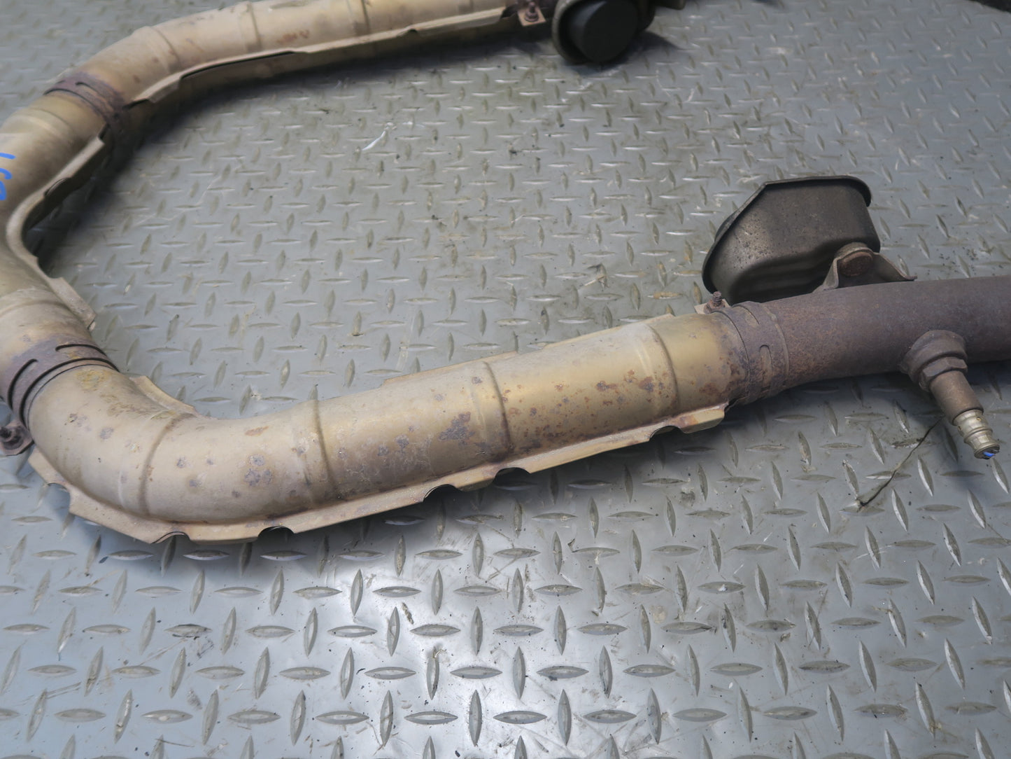 01-02 Lexus UCF30L LS430 Front Exhaust Y Pipe Line OEM