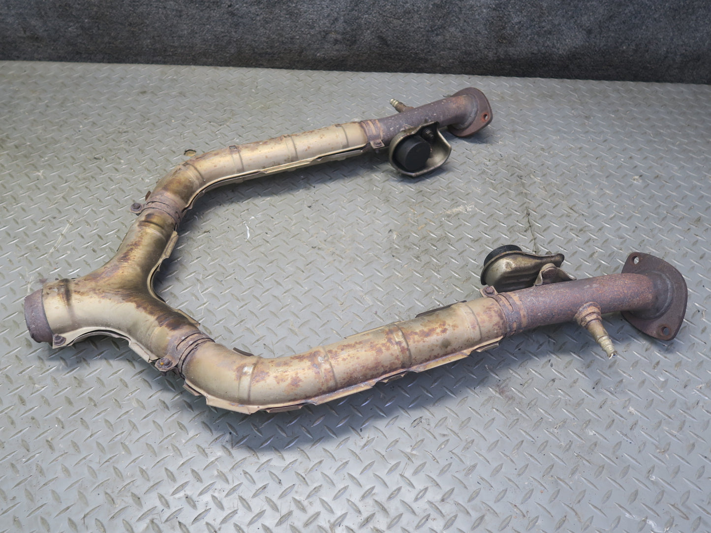 01-02 Lexus UCF30L LS430 Front Exhaust Y Pipe Line OEM