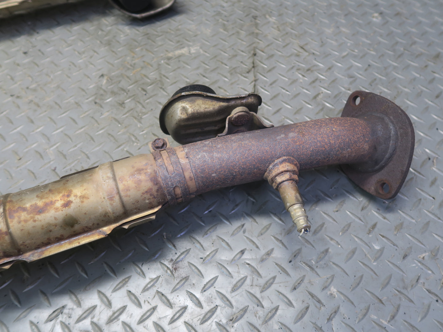 01-02 Lexus UCF30L LS430 Front Exhaust Y Pipe Line OEM