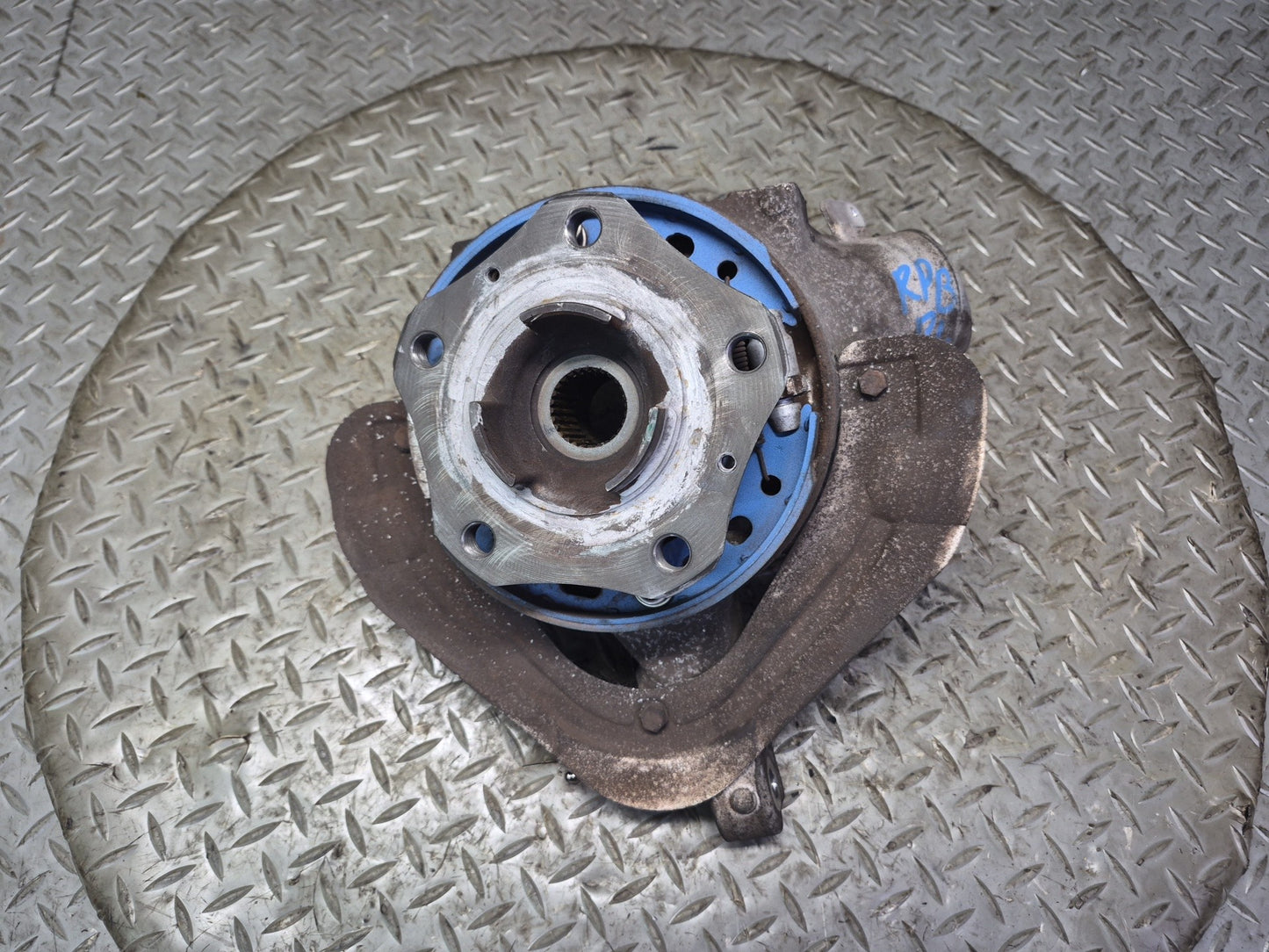 2005-2012 Porsche Boxster 987 RWD Rear Left Side Spindle Knuckle Wheel Hub