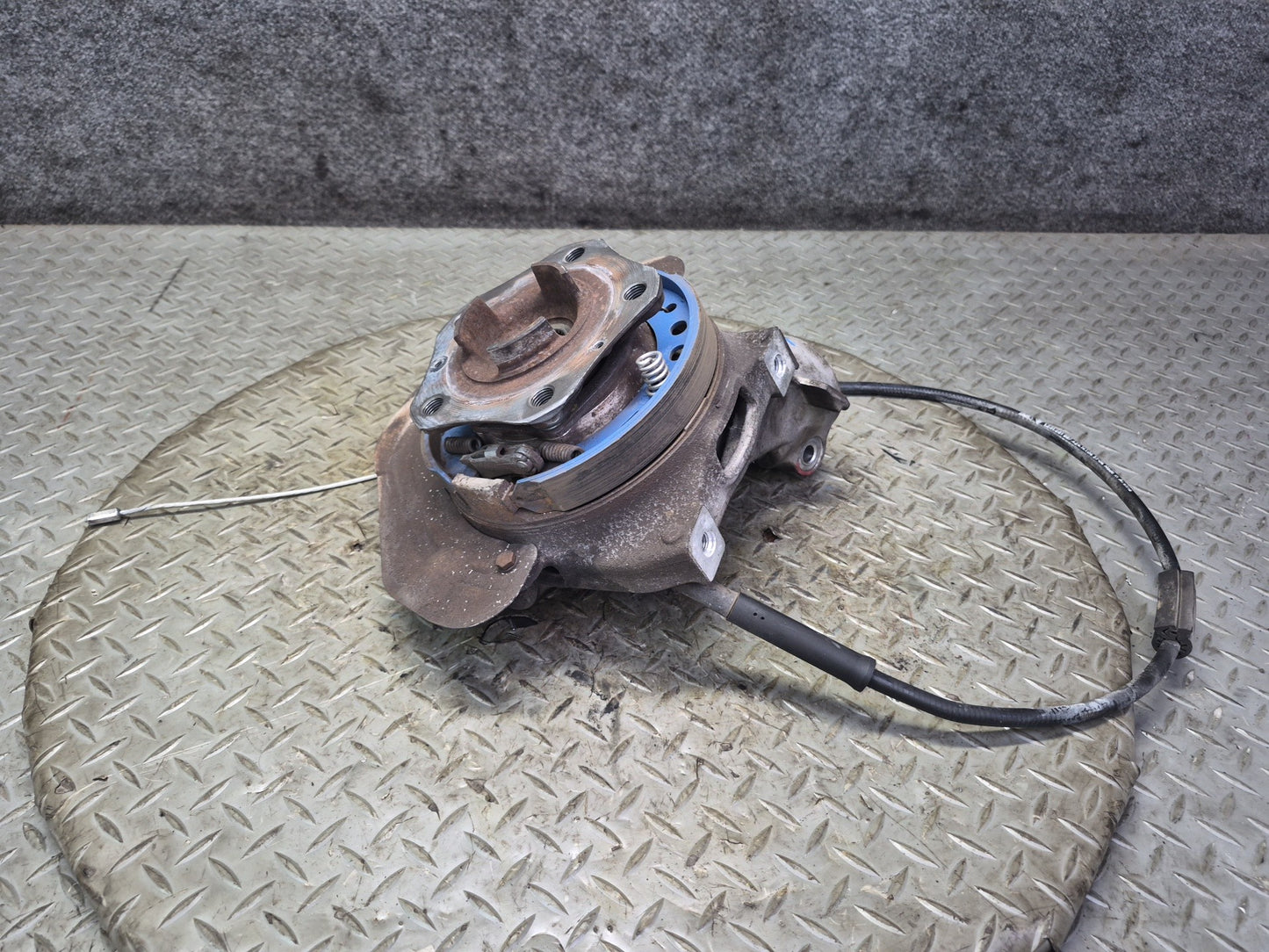 2005-2012 Porsche Boxster 987 RWD Rear Right Side Spindle Knuckle Wheel Hub