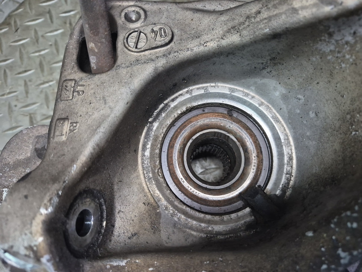 2005-2012 Porsche Boxster 987 RWD Rear Right Side Spindle Knuckle Wheel Hub