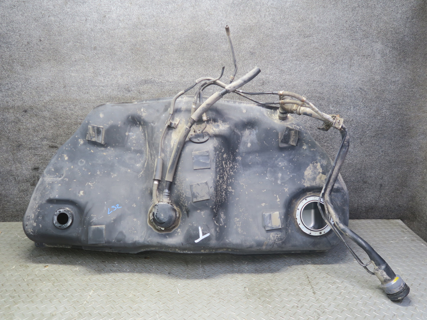 01-05 Lexus UCF30L LS430 Gas Fuel Tank w Filler Neck & Heat Shield OEM