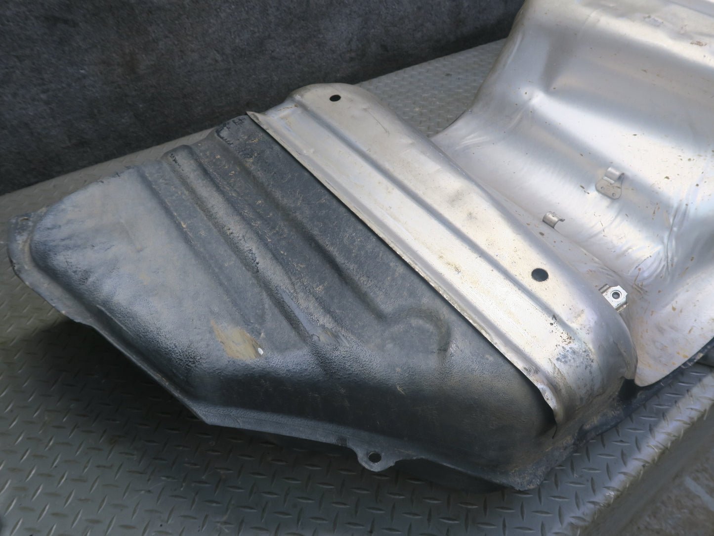 01-05 Lexus UCF30L LS430 Gas Fuel Tank w Filler Neck & Heat Shield OEM