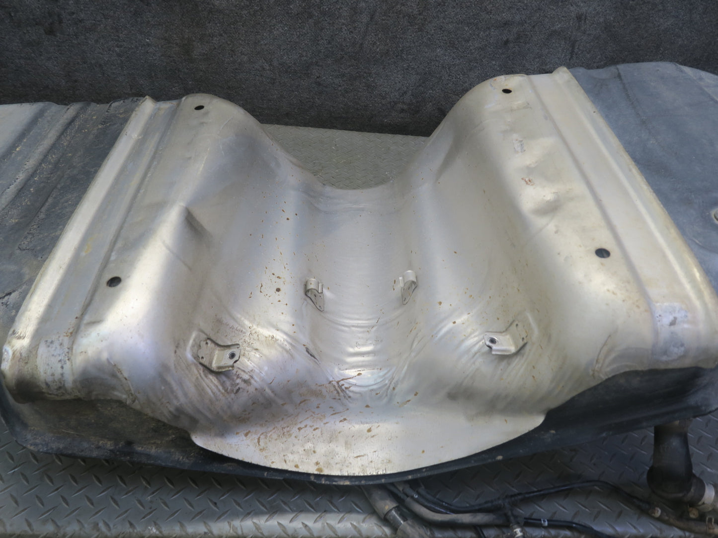 01-05 Lexus UCF30L LS430 Gas Fuel Tank w Filler Neck & Heat Shield OEM