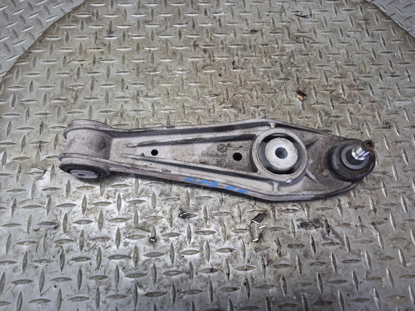 2005-2012 Porsche Boxster 987 RWD Rear Right Side Lower Control Arm Set