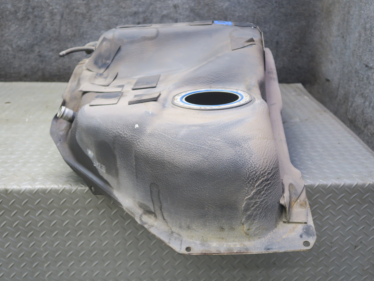 03-09 Nissan Z33 350Z 3.5L Gas Fuel Tank Reservoir OEM