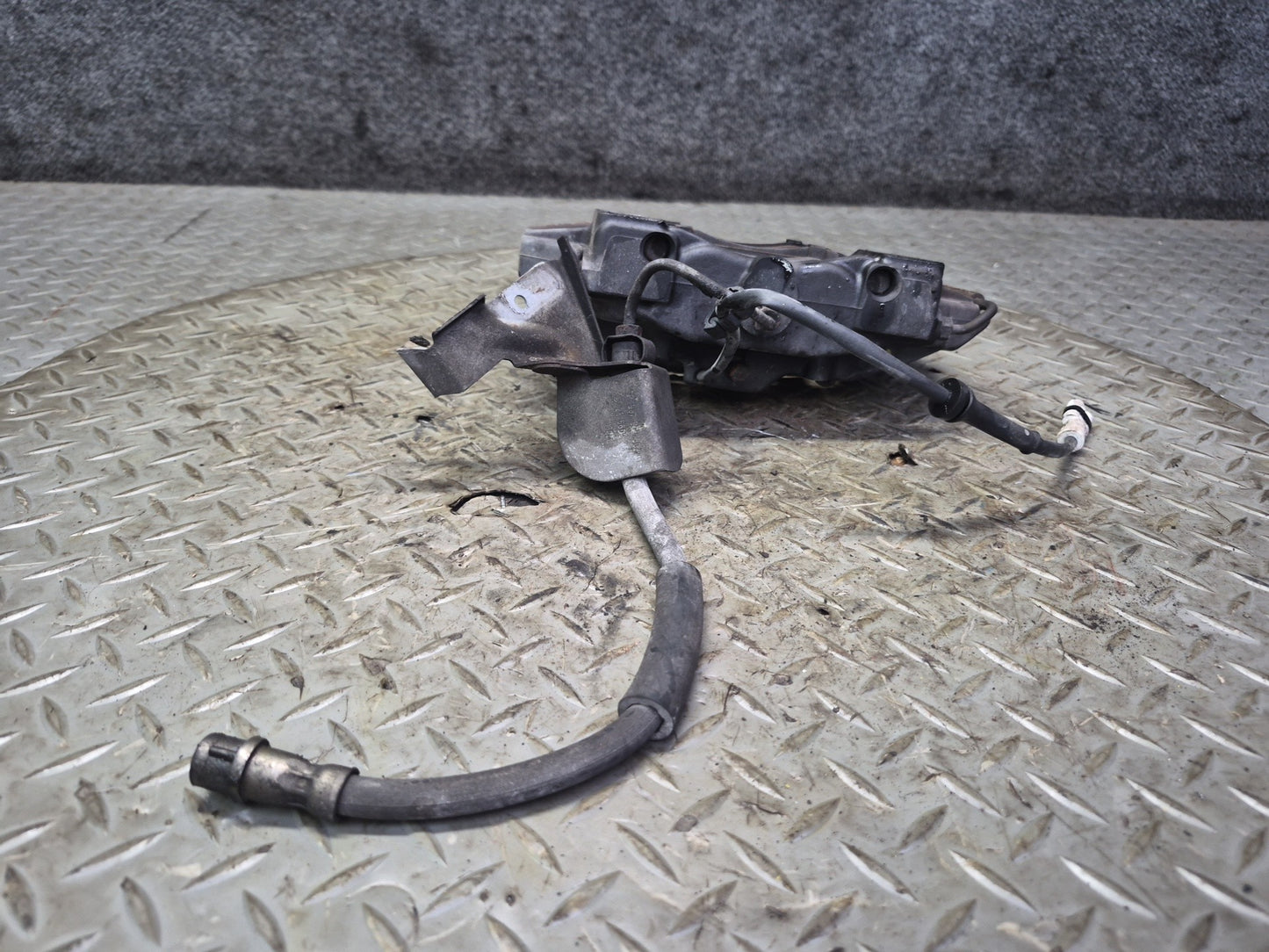 2005-2012 Porsche Boxster 987 2.7L 2.9L Rear Left Right Brembo Brake Caliper Set