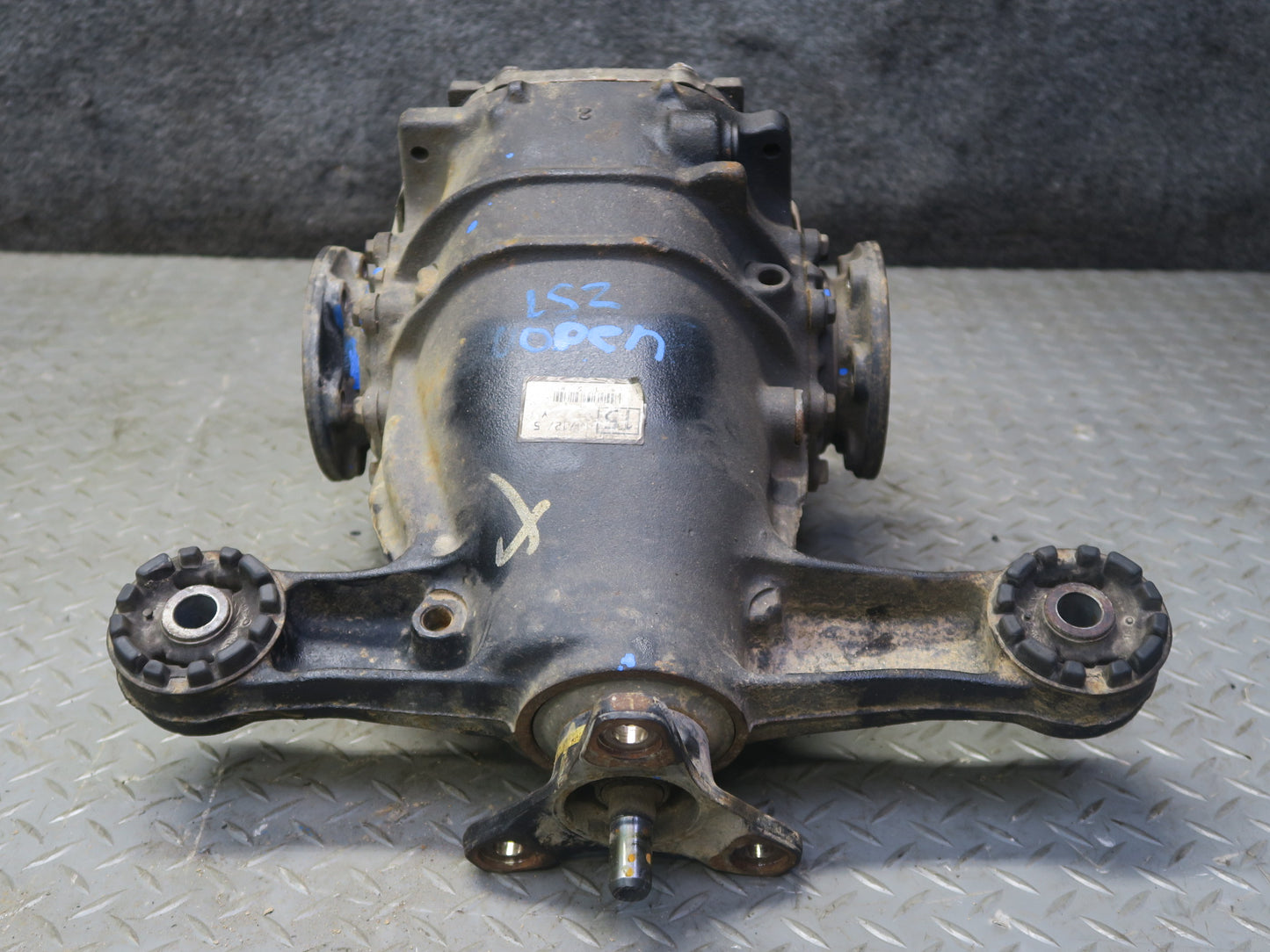 01-03 Lexus UCF30L LS430 Rear Differential Carrier 3.266 Ratio 137K Miles OEM