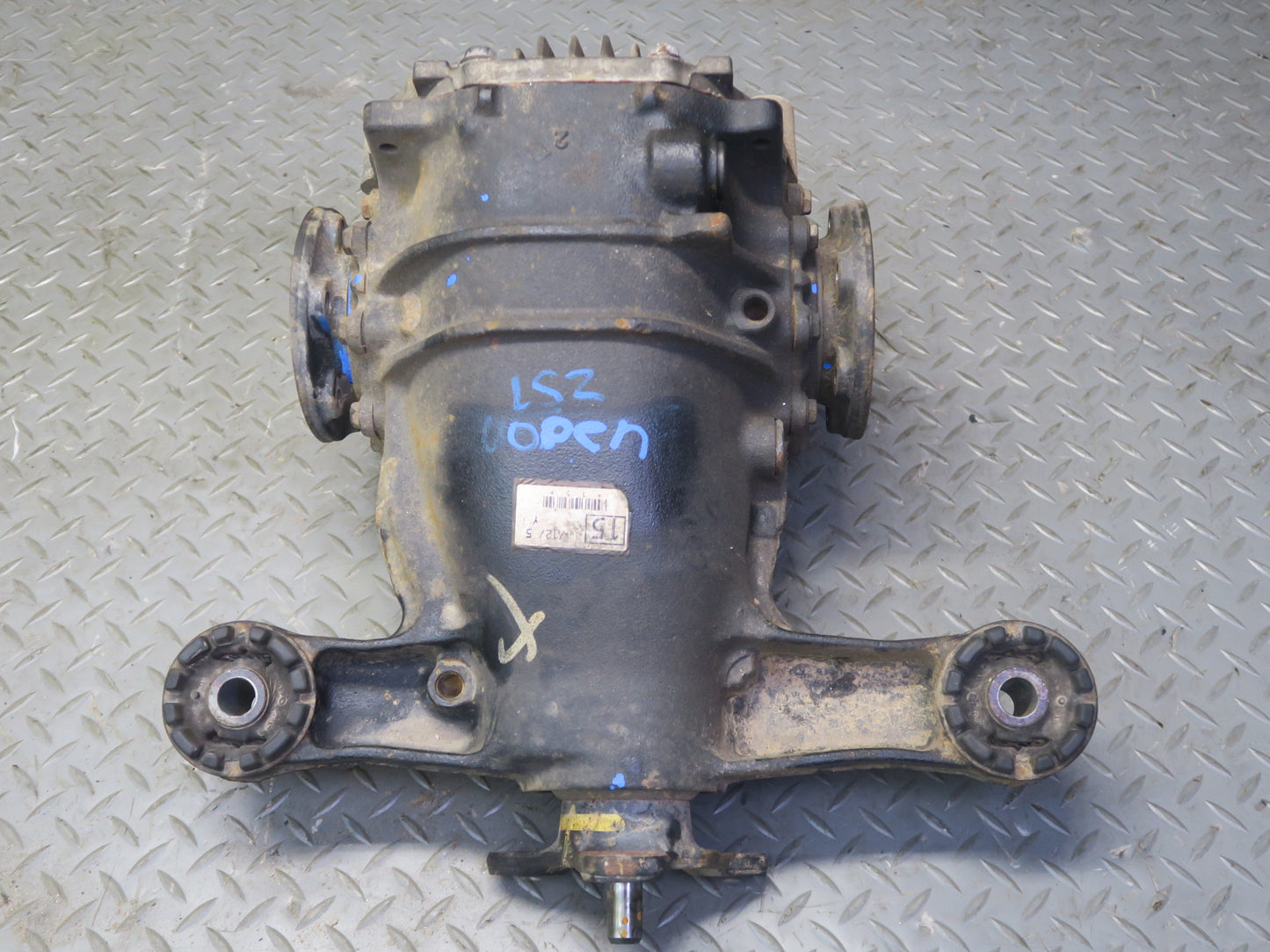01-03 Lexus UCF30L LS430 Rear Differential Carrier 3.266 Ratio 137K Miles OEM