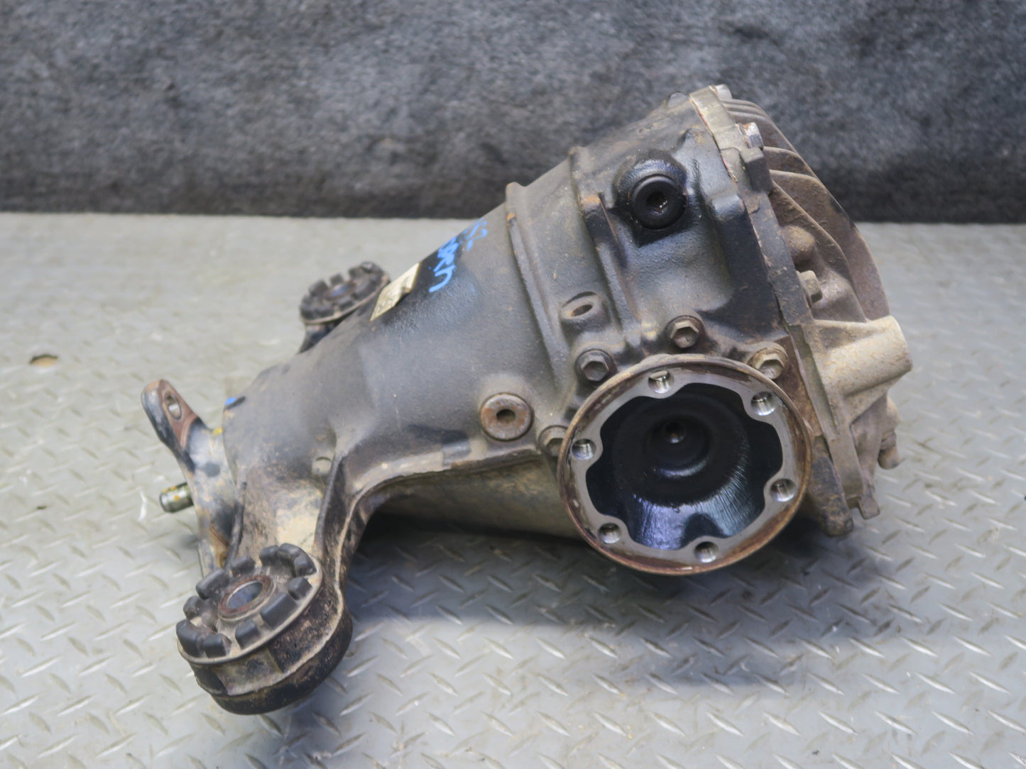 01-03 Lexus UCF30L LS430 Rear Differential Carrier 3.266 Ratio 137K Miles OEM