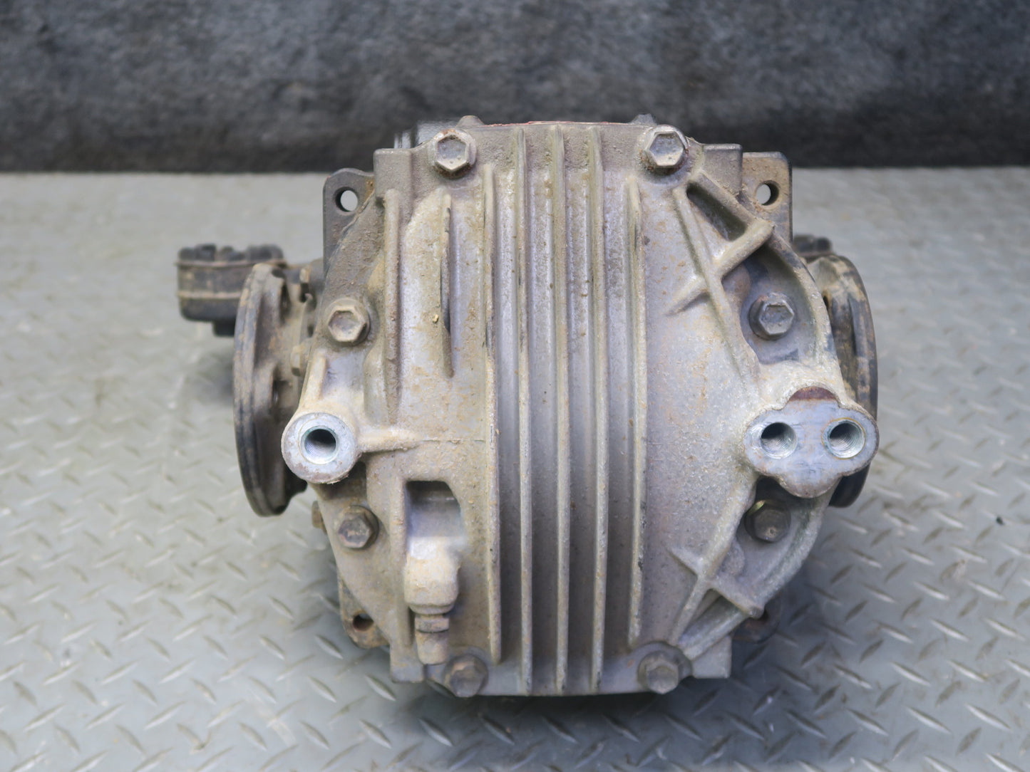 01-03 Lexus UCF30L LS430 Rear Differential Carrier 3.266 Ratio 137K Miles OEM
